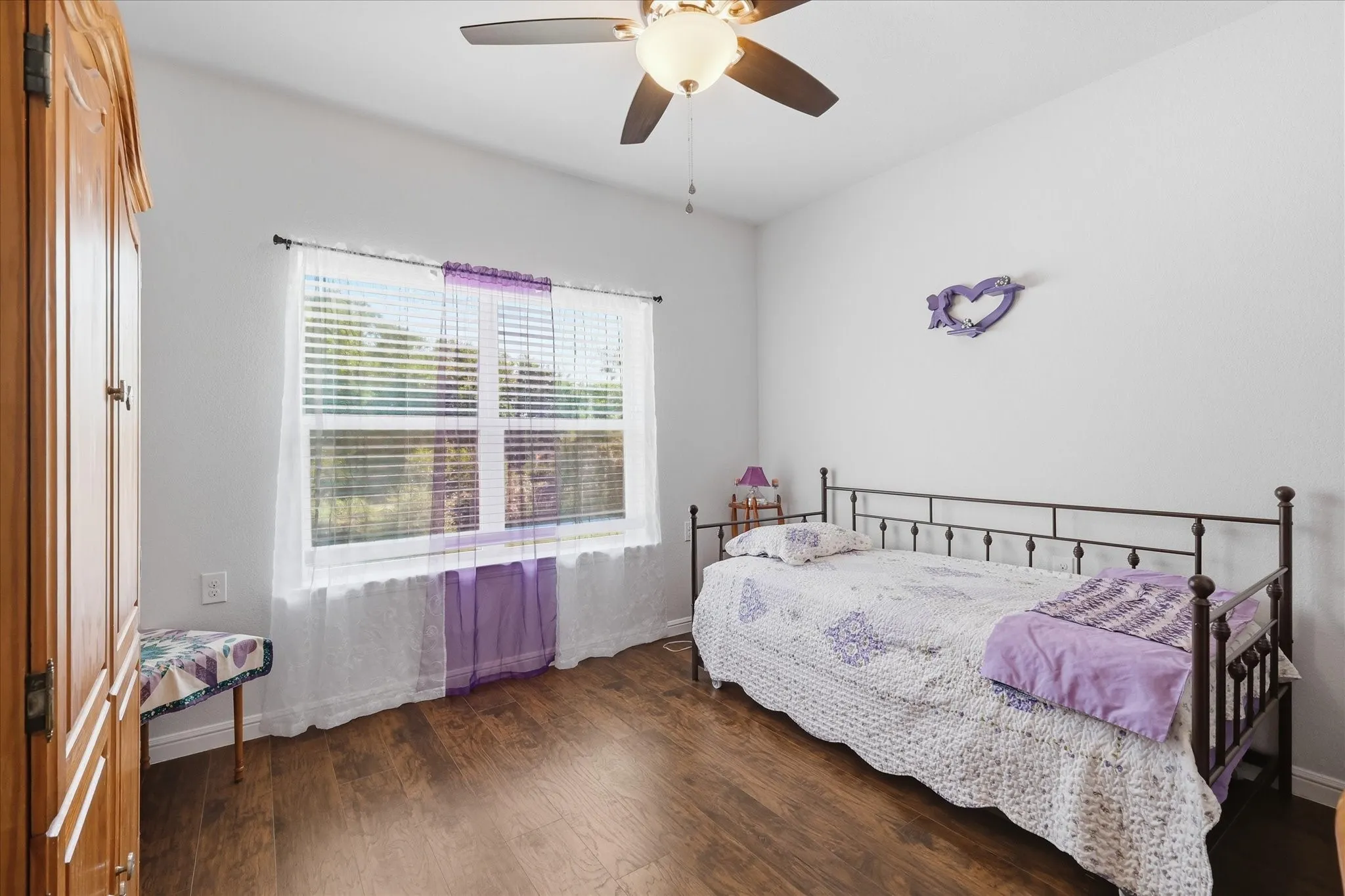 Single Family Residence For Sale in Tarrant County , 7200 Courtney Drive, Azle, Texas 76020, 3 Bedroom, 3 Bathroom, 2 Garage spaces, 2,952 Sqft, built in 2020, mls#21351898, Real Estate Agent in Azle, Homes For Sale in Tarrant county, Homes For Sale in Azle, Realtor in Azle Texas, Real Estate Brokerage Independent Realty Texas, Luminita Cordes Realtor