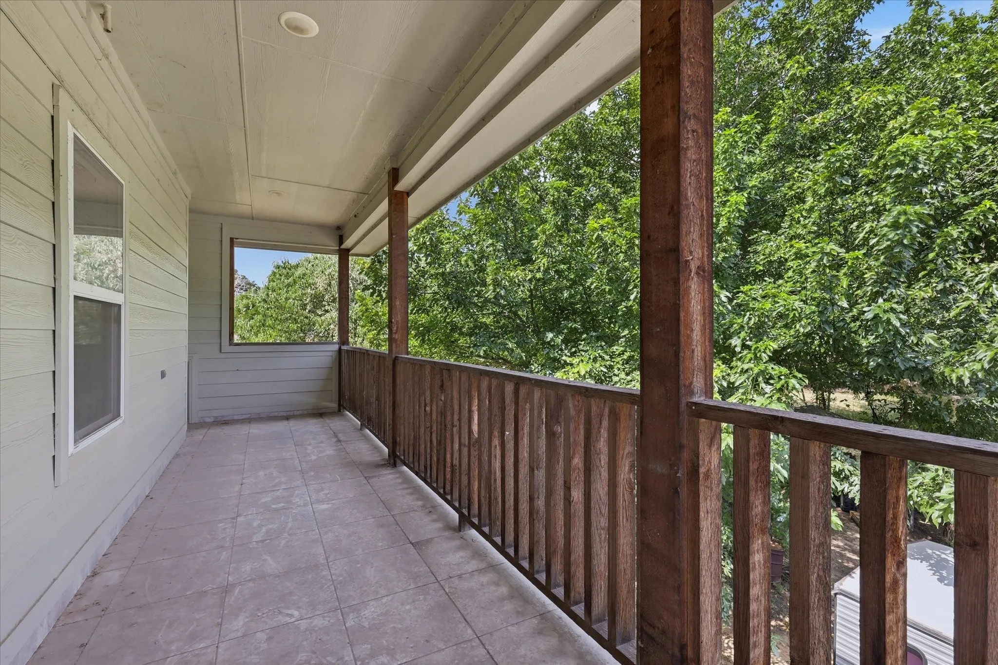Single Family Residence For Sale in Tarrant County , 7200 Courtney Drive, Azle, Texas 76020, 3 Bedroom, 3 Bathroom, 2 Garage spaces, 2,952 Sqft, built in 2020, mls#21351898, Real Estate Agent in Azle, Homes For Sale in Tarrant county, Homes For Sale in Azle, Realtor in Azle Texas, Real Estate Brokerage Independent Realty Texas, Luminita Cordes Realtor