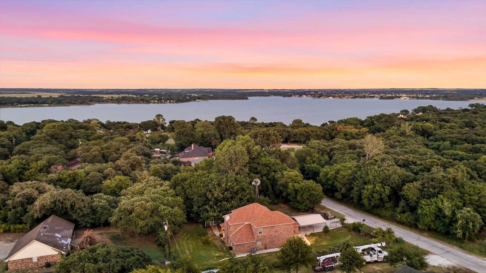 Single Family Residence For Sale in Tarrant County , 7200 Courtney Drive, Azle, Texas 76020, 3 Bedroom, 3 Bathroom, 2 Garage spaces, 2,952 Sqft, built in 2020, mls#21351898, Real Estate Agent in Azle, Homes For Sale in Tarrant county, Homes For Sale in Azle, Realtor in Azle Texas, Real Estate Brokerage Independent Realty Texas, Luminita Cordes Realtor