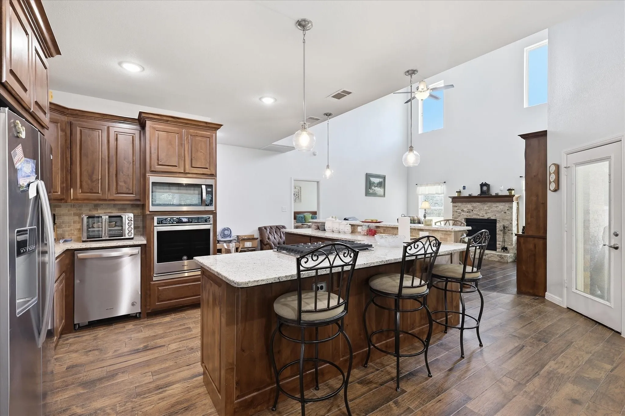 Single Family Residence For Sale in Tarrant County , 7200 Courtney Drive, Azle, Texas 76020, 3 Bedroom, 3 Bathroom, 2 Garage spaces, 2,952 Sqft, built in 2020, mls#21351898, Real Estate Agent in Azle, Homes For Sale in Tarrant county, Homes For Sale in Azle, Realtor in Azle Texas, Real Estate Brokerage Independent Realty Texas, Luminita Cordes Realtor