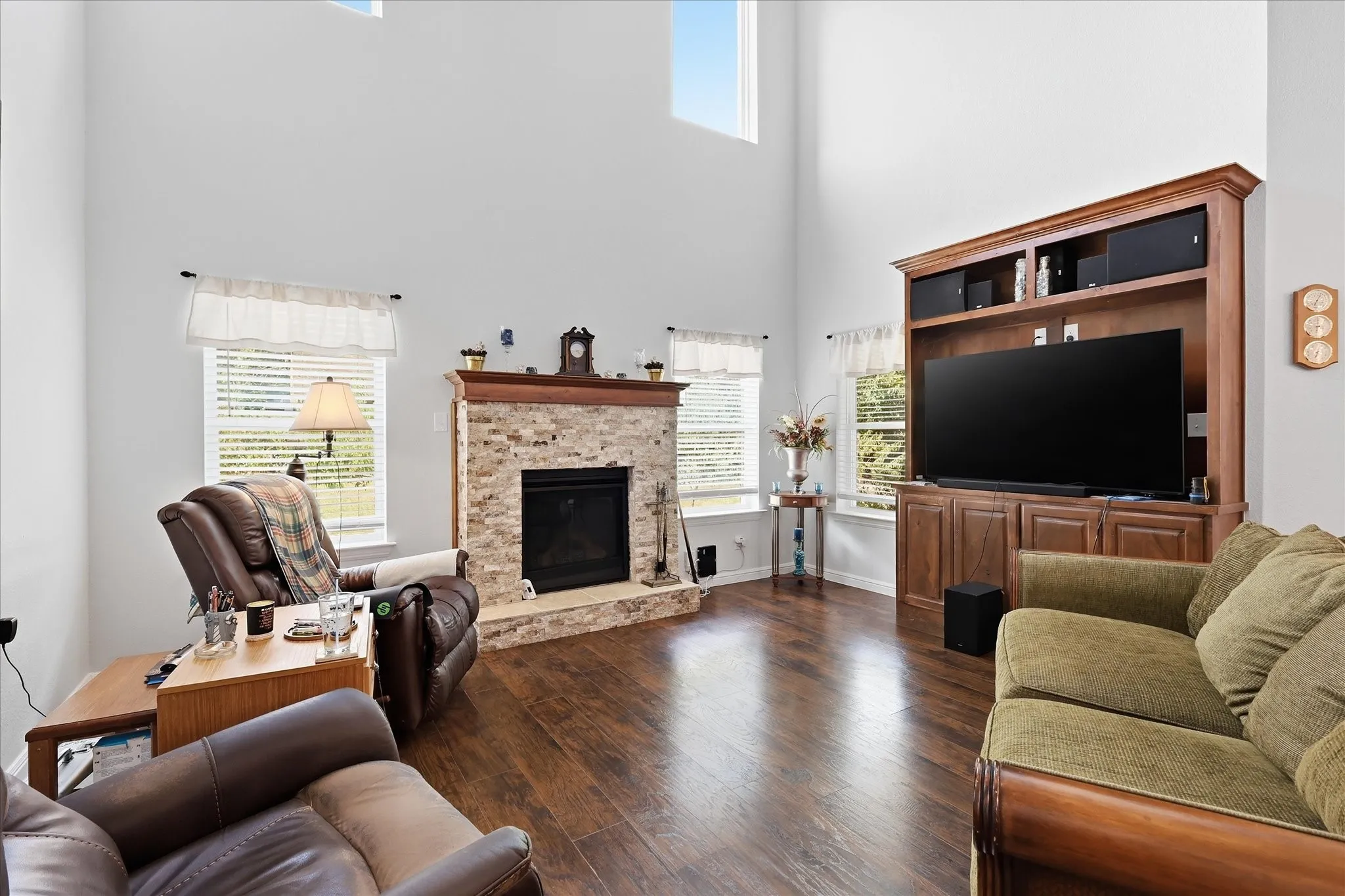 Single Family Residence For Sale in Tarrant County , 7200 Courtney Drive, Azle, Texas 76020, 3 Bedroom, 3 Bathroom, 2 Garage spaces, 2,952 Sqft, built in 2020, mls#21351898, Real Estate Agent in Azle, Homes For Sale in Tarrant county, Homes For Sale in Azle, Realtor in Azle Texas, Real Estate Brokerage Independent Realty Texas, Luminita Cordes Realtor