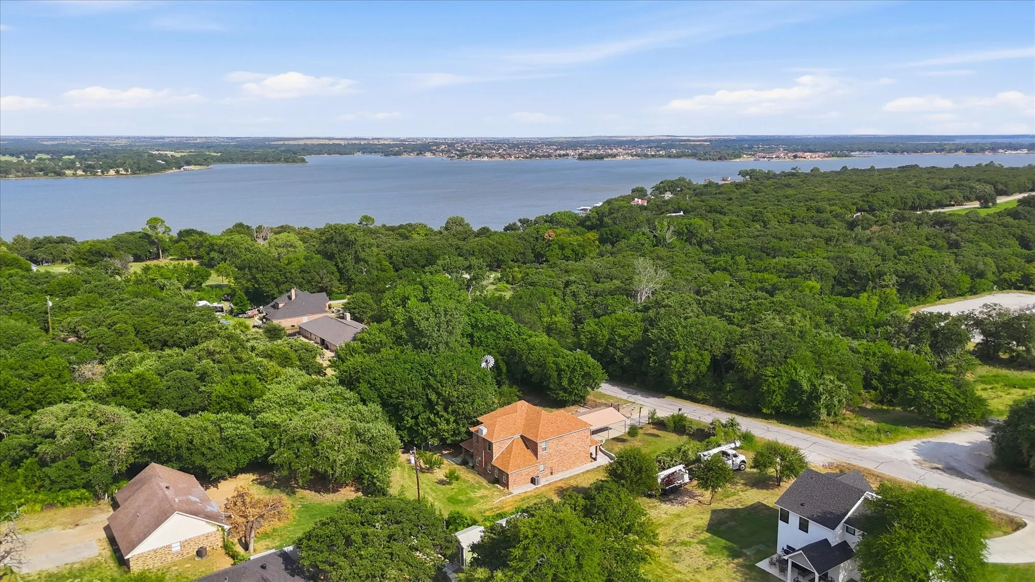 Single Family Residence For Sale in Tarrant County , 7200 Courtney Drive, Azle, Texas 76020, 3 Bedroom, 3 Bathroom, 2 Garage spaces, 2,952 Sqft, built in 2020, mls#21351898, Real Estate Agent in Azle, Homes For Sale in Tarrant county, Homes For Sale in Azle, Realtor in Azle Texas, Real Estate Brokerage Independent Realty Texas, Luminita Cordes Realtor