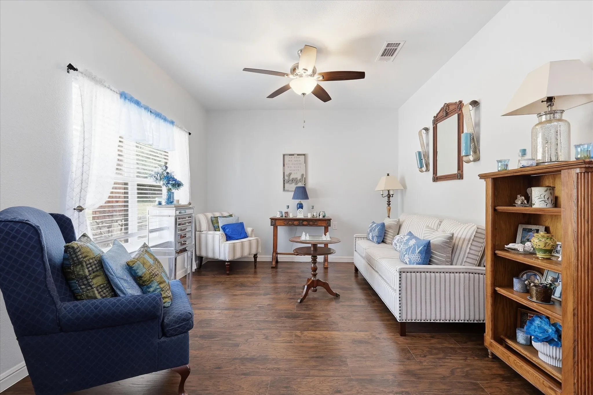 Single Family Residence For Sale in Tarrant County , 7200 Courtney Drive, Azle, Texas 76020, 3 Bedroom, 3 Bathroom, 2 Garage spaces, 2,952 Sqft, built in 2020, mls#21351898, Real Estate Agent in Azle, Homes For Sale in Tarrant county, Homes For Sale in Azle, Realtor in Azle Texas, Real Estate Brokerage Independent Realty Texas, Luminita Cordes Realtor