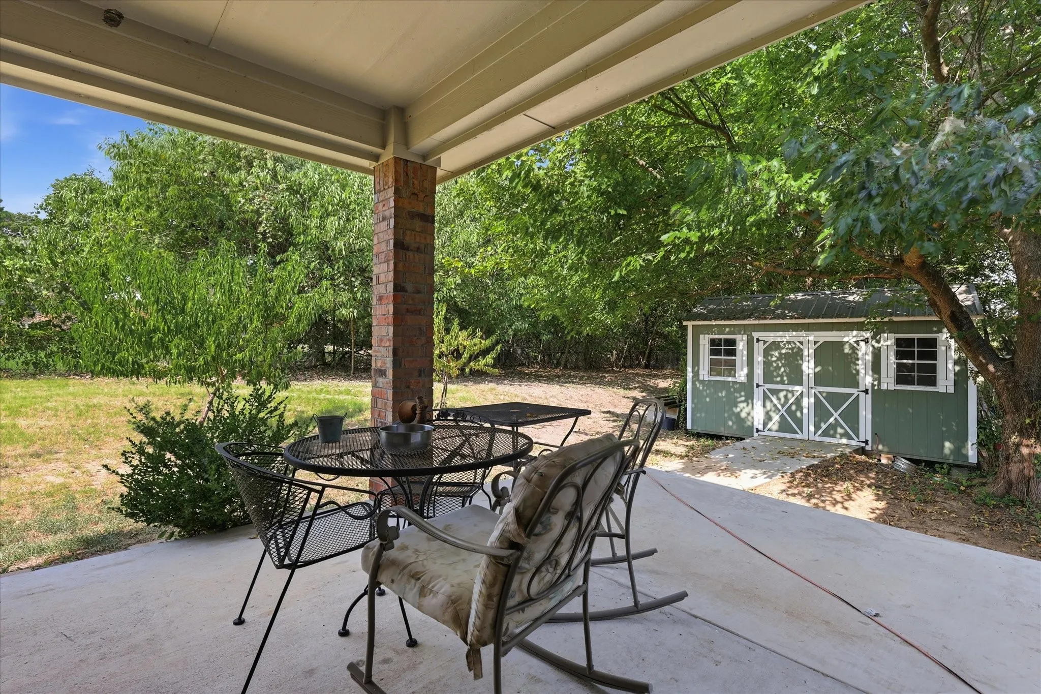 Single Family Residence For Sale in Tarrant County , 7200 Courtney Drive, Azle, Texas 76020, 3 Bedroom, 3 Bathroom, 2 Garage spaces, 2,952 Sqft, built in 2020, mls#21351898, Real Estate Agent in Azle, Homes For Sale in Tarrant county, Homes For Sale in Azle, Realtor in Azle Texas, Real Estate Brokerage Independent Realty Texas, Luminita Cordes Realtor