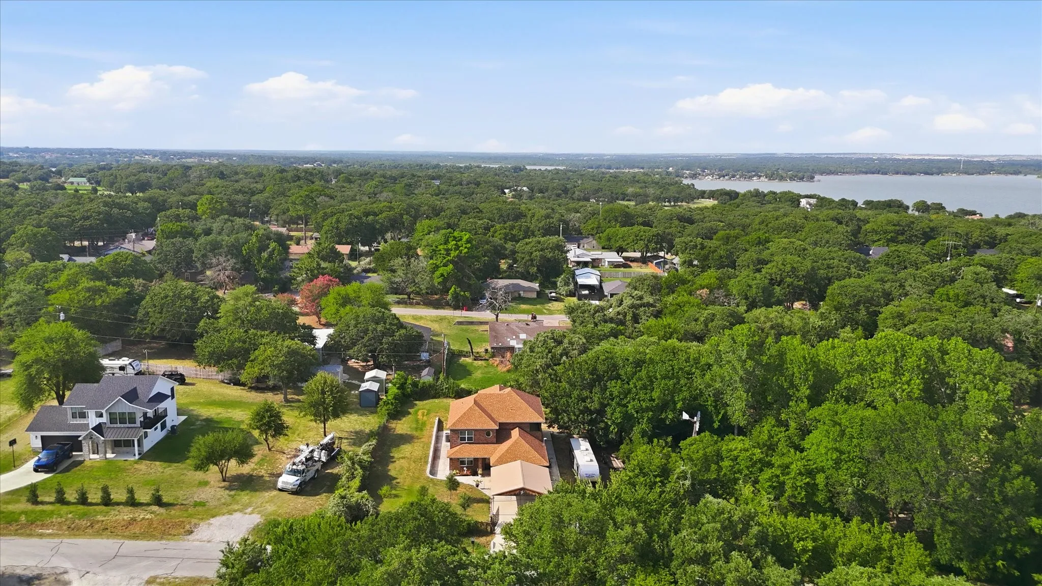 Single Family Residence For Sale in Tarrant County , 7200 Courtney Drive, Azle, Texas 76020, 3 Bedroom, 3 Bathroom, 2 Garage spaces, 2,952 Sqft, built in 2020, mls#21351898, Real Estate Agent in Azle, Homes For Sale in Tarrant county, Homes For Sale in Azle, Realtor in Azle Texas, Real Estate Brokerage Independent Realty Texas, Luminita Cordes Realtor