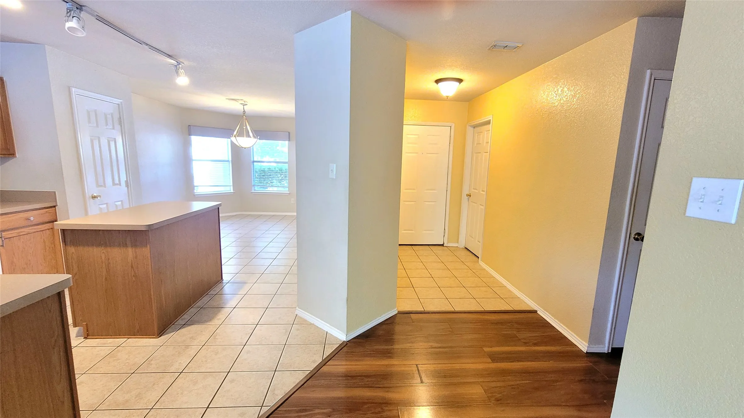 Single Family Residence For Rent in Collin County , 2717 Morningside Drive, Mc Kinney, Texas 75071, 3 Bedrooms, 2 Bathrooms, 2 Garage spaces, 1,611 Sqft, built in 2003, Price $1,975, mls#21348518, Real Estate Agent in Mc Kinney, Homes For Rent in Collin county, Homes For Rent in Mc Kinney, Realtor in Mc Kinney Texas, Real Estate Brokerage Independent Realty Texas, Luminita Cordes Realtor