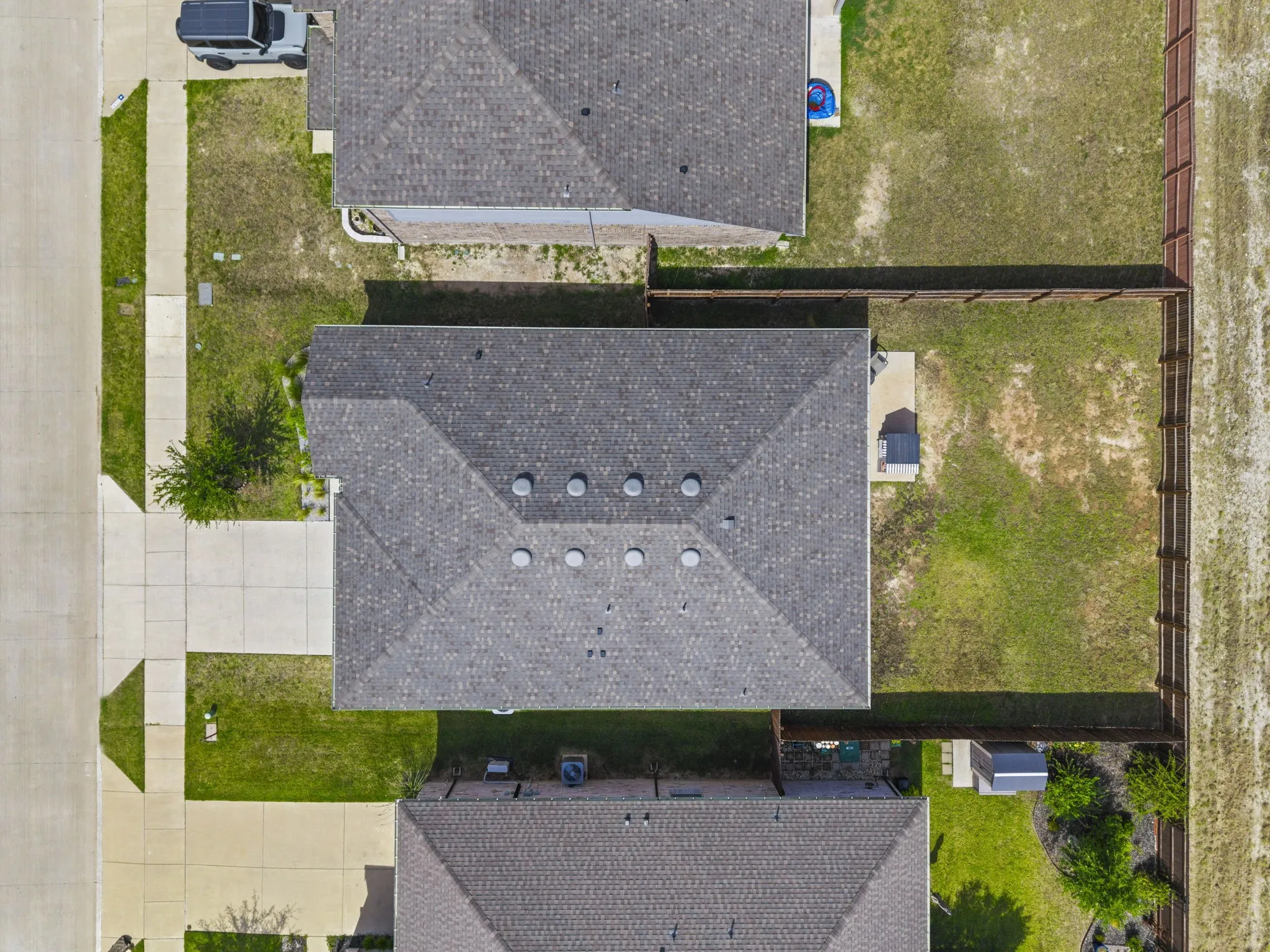 Single Family Residence For Sale in Tarrant County , 10628 High Ridge Lane, Fort Worth, Texas 76108, 3 Bedroom, 2 Bathroom, 2 Garage spaces, 1,786 Sqft, built in 2020, mls#21348765, Real Estate Agent in Fort Worth, Homes For Sale in Tarrant county, Homes For Sale in Fort Worth, Realtor in Fort Worth Texas, Real Estate Brokerage Independent Realty Texas, Luminita Cordes Realtor