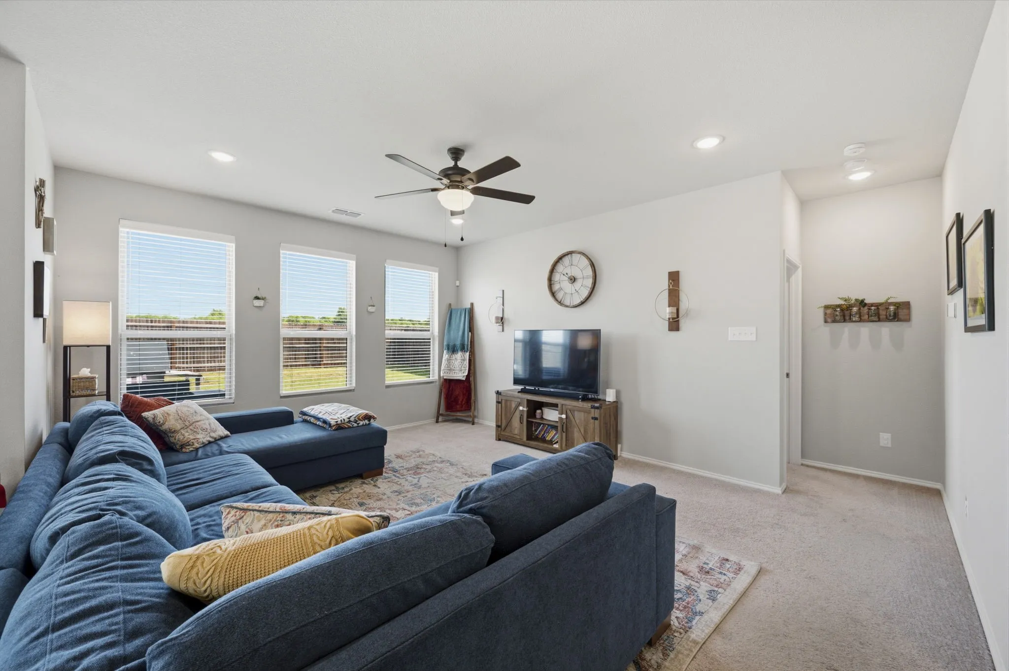 Single Family Residence For Sale in Tarrant County , 10628 High Ridge Lane, Fort Worth, Texas 76108, 3 Bedroom, 2 Bathroom, 2 Garage spaces, 1,786 Sqft, built in 2020, mls#21348765, Real Estate Agent in Fort Worth, Homes For Sale in Tarrant county, Homes For Sale in Fort Worth, Realtor in Fort Worth Texas, Real Estate Brokerage Independent Realty Texas, Luminita Cordes Realtor