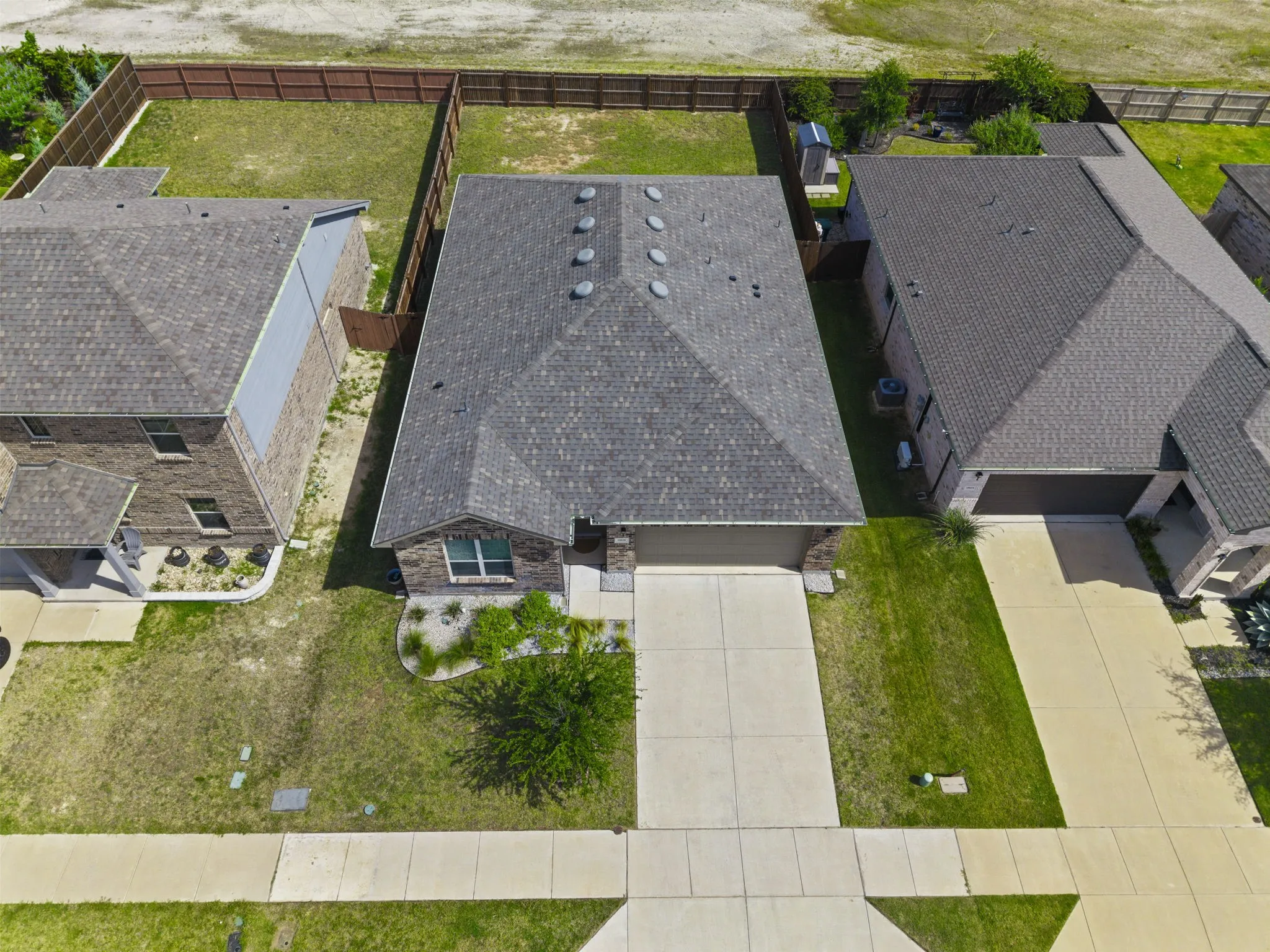 Single Family Residence For Sale in Tarrant County , 10628 High Ridge Lane, Fort Worth, Texas 76108, 3 Bedroom, 2 Bathroom, 2 Garage spaces, 1,786 Sqft, built in 2020, mls#21348765, Real Estate Agent in Fort Worth, Homes For Sale in Tarrant county, Homes For Sale in Fort Worth, Realtor in Fort Worth Texas, Real Estate Brokerage Independent Realty Texas, Luminita Cordes Realtor