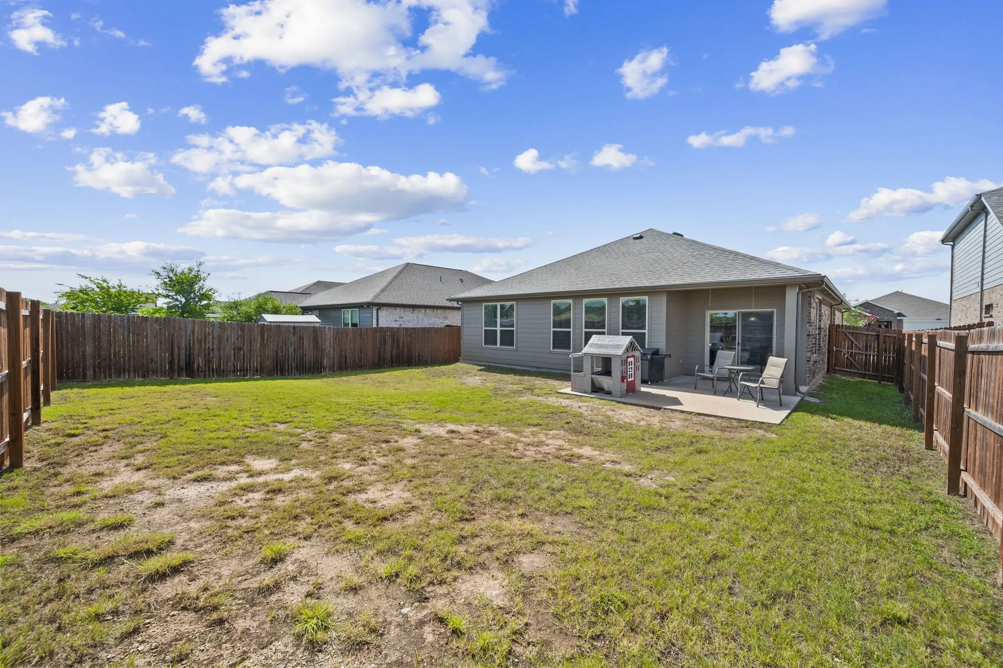Single Family Residence For Sale in Tarrant County , 10628 High Ridge Lane, Fort Worth, Texas 76108, 3 Bedroom, 2 Bathroom, 2 Garage spaces, 1,786 Sqft, built in 2020, mls#21348765, Real Estate Agent in Fort Worth, Homes For Sale in Tarrant county, Homes For Sale in Fort Worth, Realtor in Fort Worth Texas, Real Estate Brokerage Independent Realty Texas, Luminita Cordes Realtor