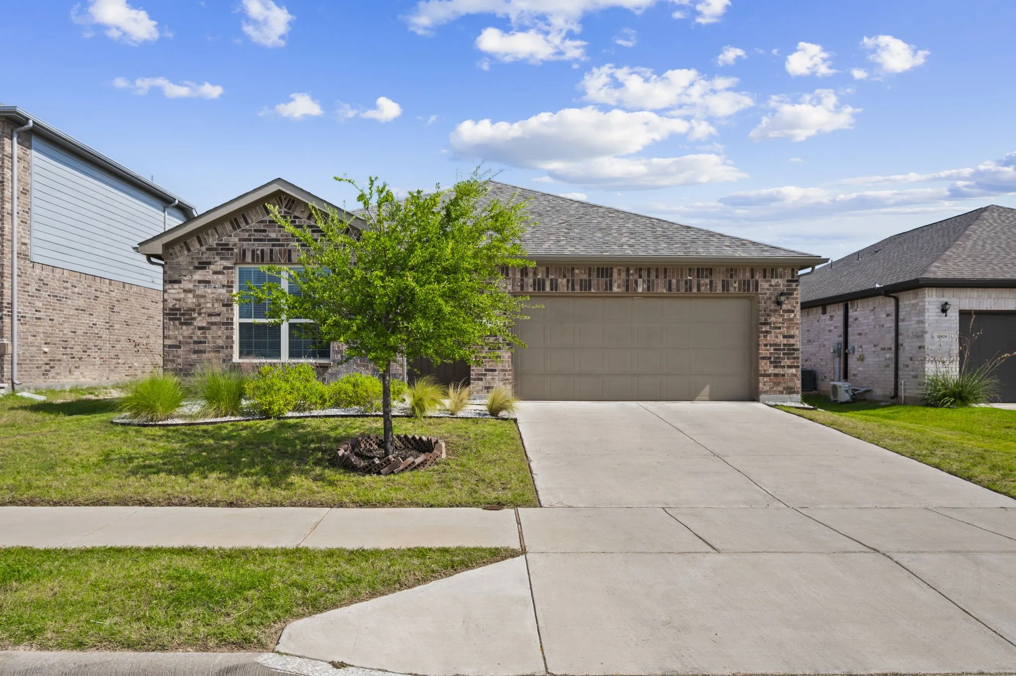 Single Family Residence For Sale in Tarrant County , 10628 High Ridge Lane, Fort Worth, Texas 76108, 3 Bedroom, 2 Bathroom, 2 Garage spaces, 1,786 Sqft, built in 2020, mls#21348765, Real Estate Agent in Fort Worth, Homes For Sale in Tarrant county, Homes For Sale in Fort Worth, Realtor in Fort Worth Texas, Real Estate Brokerage Independent Realty Texas, Luminita Cordes Realtor