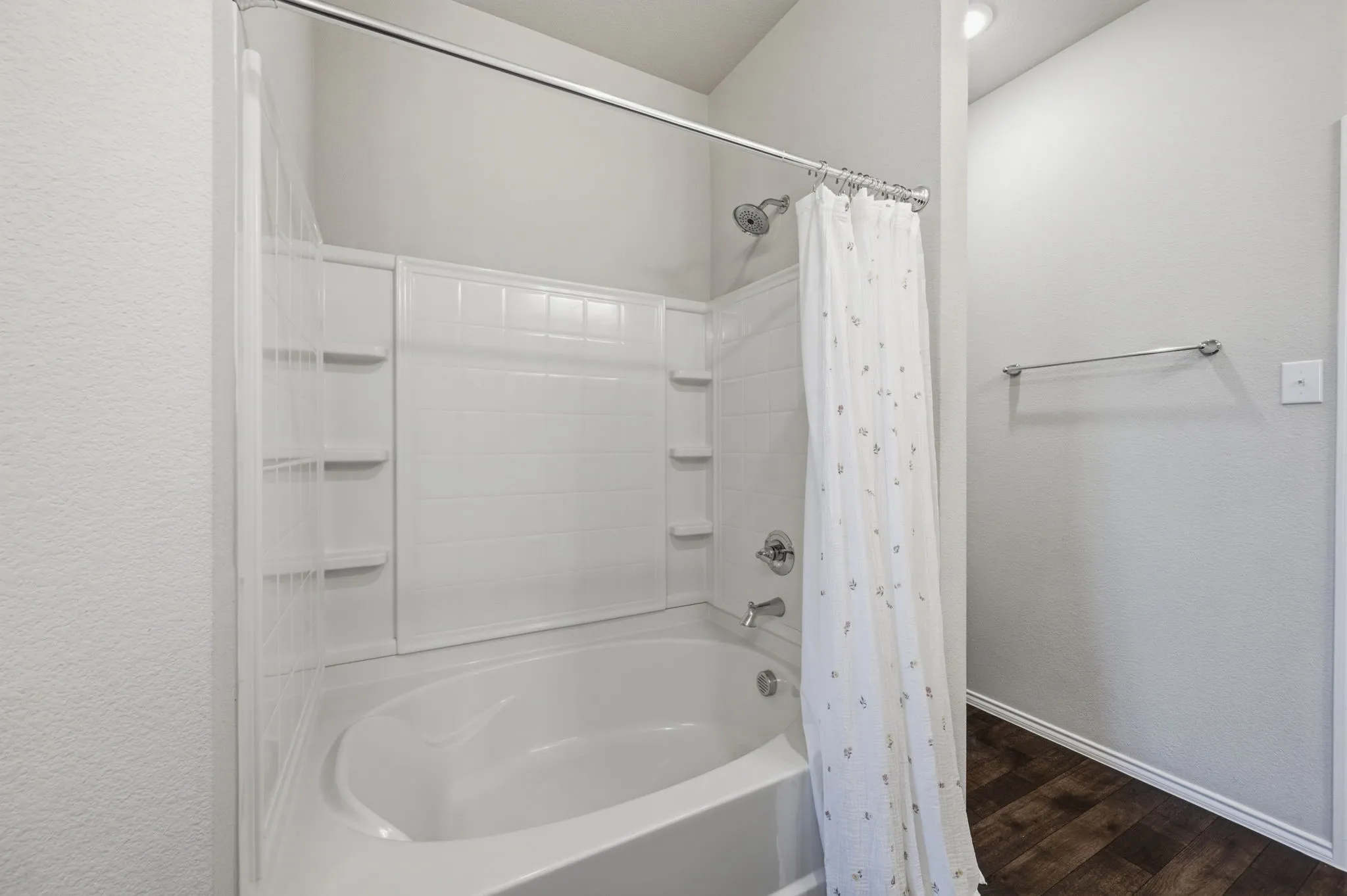 Single Family Residence For Sale in Tarrant County , 10628 High Ridge Lane, Fort Worth, Texas 76108, 3 Bedroom, 2 Bathroom, 2 Garage spaces, 1,786 Sqft, built in 2020, mls#21348765, Real Estate Agent in Fort Worth, Homes For Sale in Tarrant county, Homes For Sale in Fort Worth, Realtor in Fort Worth Texas, Real Estate Brokerage Independent Realty Texas, Luminita Cordes Realtor