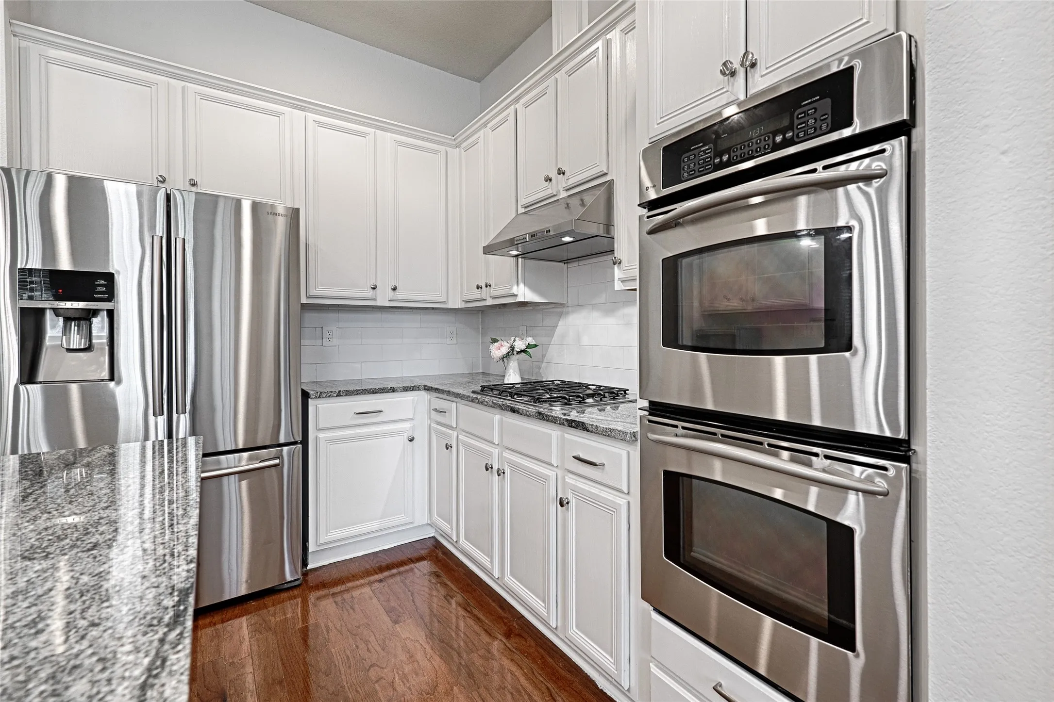 Single Family Residence For Sale in Dallas County , 9718 Wolf Creek Drive, Irving, Texas 75063, 4 Bedroom, 3 Bathroom, 2 Garage spaces, 2,414 Sqft, built in 1995, mls#21351909, Real Estate Agent in Irving, Homes For Sale in Dallas county, Homes For Sale in Irving, Realtor in Irving Texas, Real Estate Brokerage Independent Realty Texas, Luminita Cordes Realtor