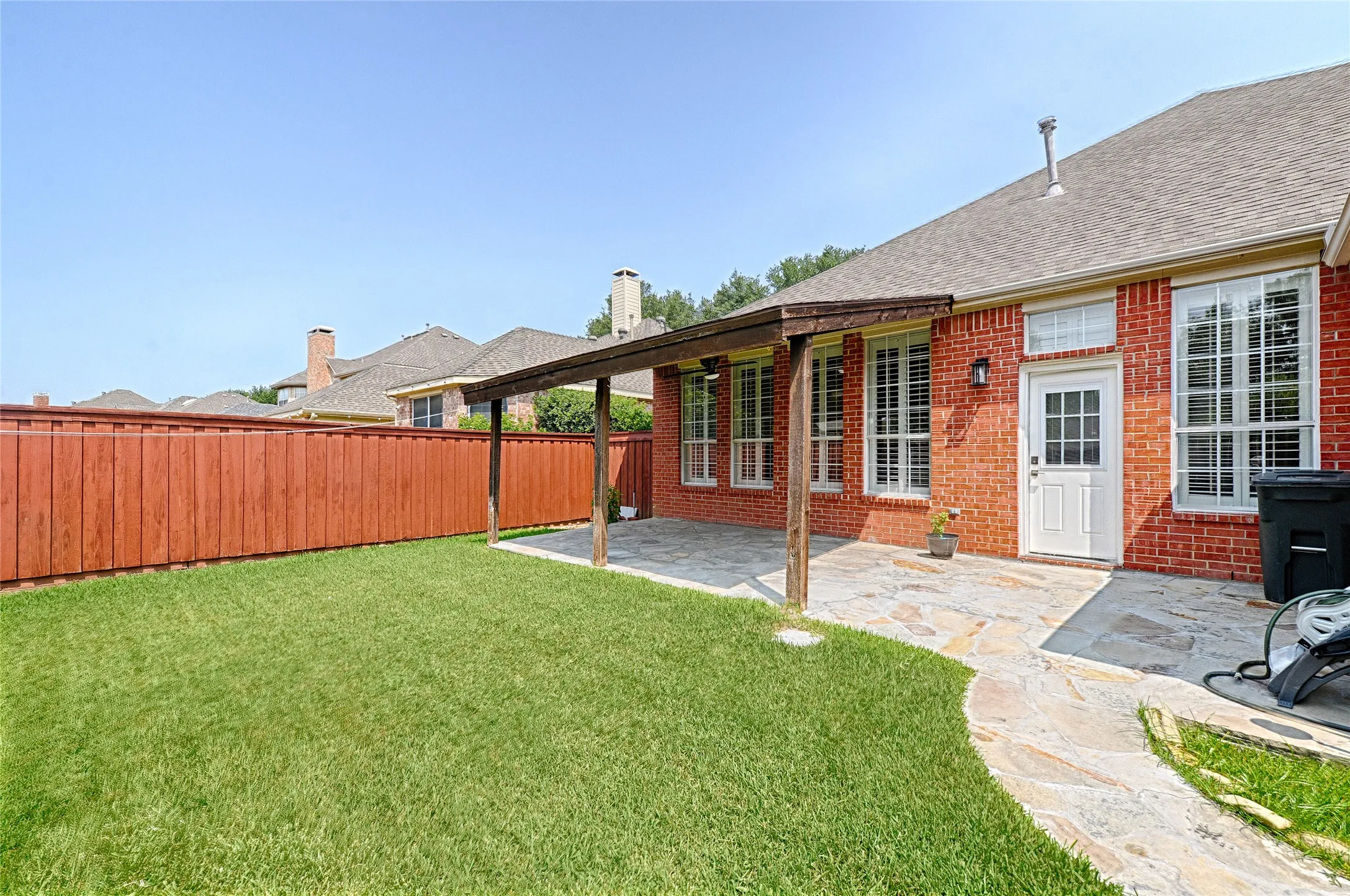 Single Family Residence For Sale in Dallas County , 9718 Wolf Creek Drive, Irving, Texas 75063, 4 Bedroom, 3 Bathroom, 2 Garage spaces, 2,414 Sqft, built in 1995, mls#21351909, Real Estate Agent in Irving, Homes For Sale in Dallas county, Homes For Sale in Irving, Realtor in Irving Texas, Real Estate Brokerage Independent Realty Texas, Luminita Cordes Realtor