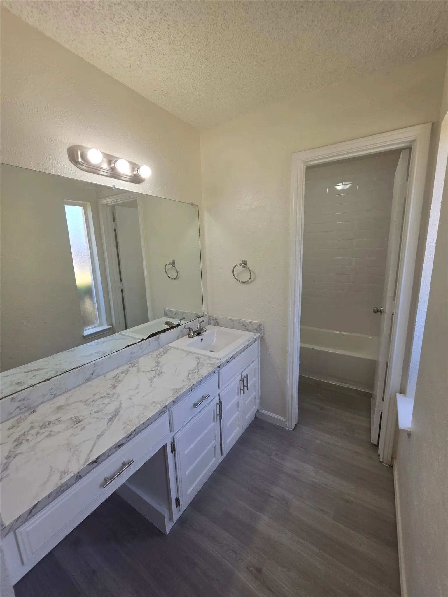 Single Family Residence For Rent in Dallas County , 216 Tejas Drive, Glenn Heights, Texas 75154, 3 Bedroom, 2 Bathroom, 1 Garage spaces, 1,088 Sqft, built in 1982, mls#21351916, Real Estate Agent in Glenn Heights, Homes For Rent in Dallas county, Homes For Rent in Glenn Heights, Realtor in Glenn Heights Texas, Real Estate Brokerage Independent Realty Texas, Luminita Cordes Realtor