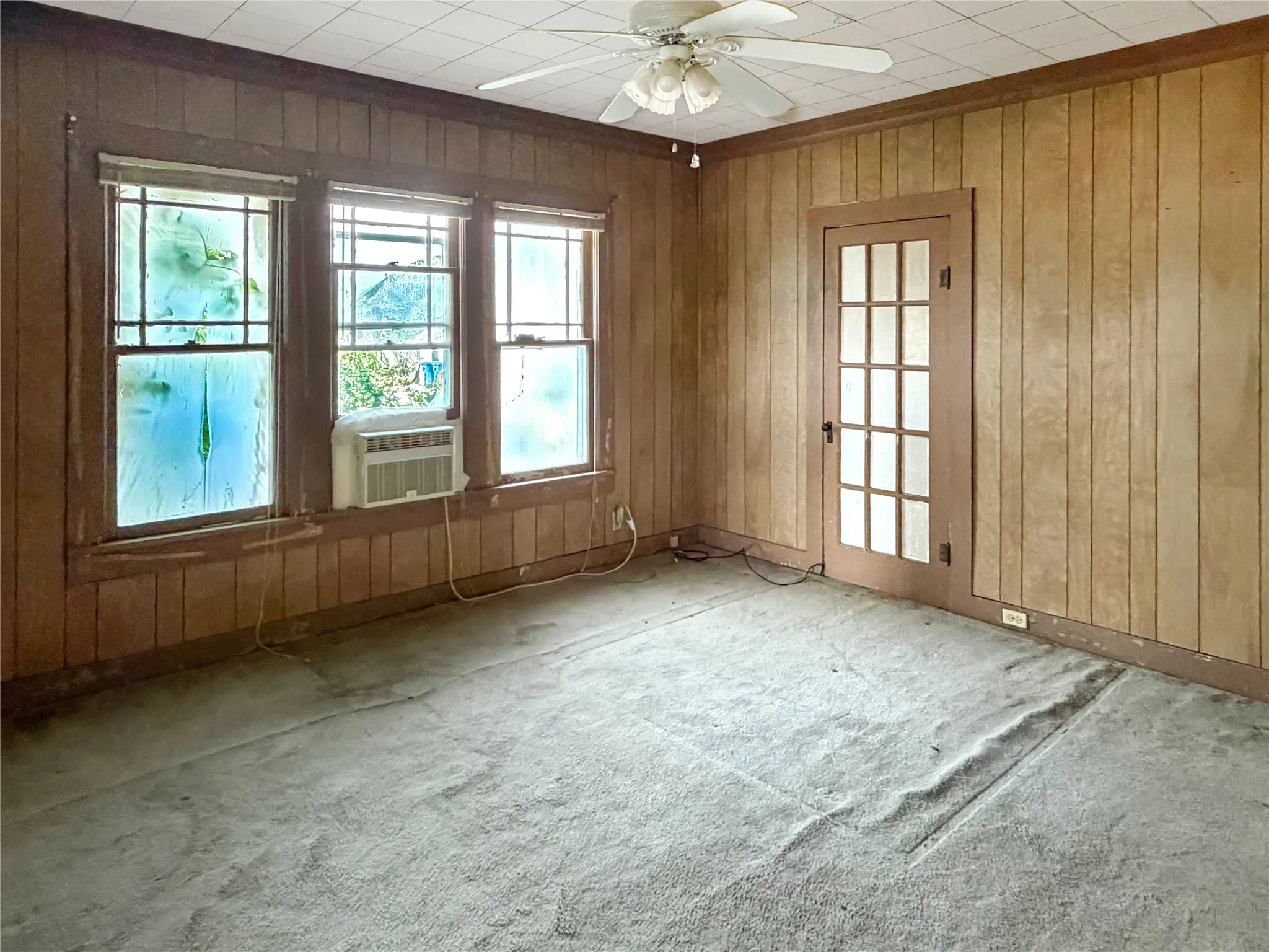 Single Family Residence For Sale in Eastland County , 1012 W 12th Street, Cisco, Texas 76437, 2 Bedroom, 1 Bathroom, 1 Garage spaces, 1,380 Sqft, built in 1920, mls#21351919, Real Estate Agent in Cisco, Homes For Sale in Eastland county, Homes For Sale in Cisco, Realtor in Cisco Texas, Real Estate Brokerage Independent Realty Texas, Luminita Cordes Realtor