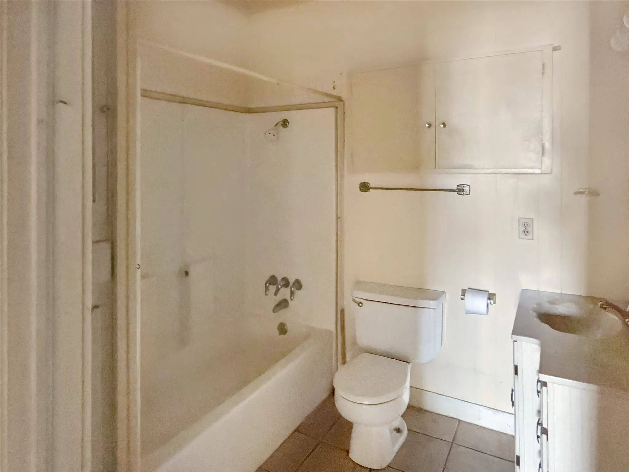 Single Family Residence For Sale in Eastland County , 1012 W 12th Street, Cisco, Texas 76437, 2 Bedroom, 1 Bathroom, 1 Garage spaces, 1,380 Sqft, built in 1920, mls#21351919, Real Estate Agent in Cisco, Homes For Sale in Eastland county, Homes For Sale in Cisco, Realtor in Cisco Texas, Real Estate Brokerage Independent Realty Texas, Luminita Cordes Realtor