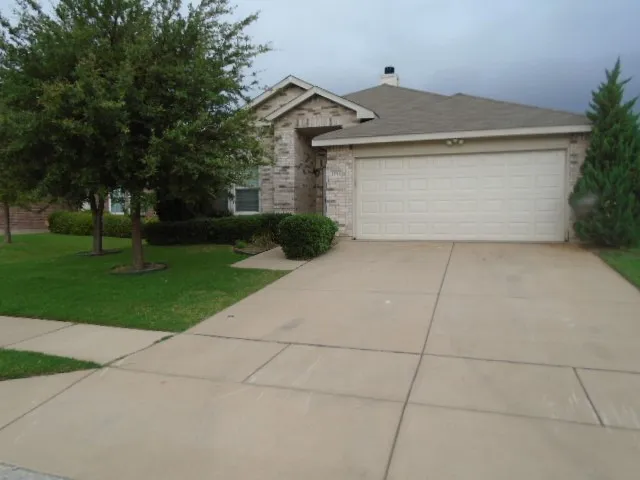 Single Family Residence For Rent in Tarrant County , 12713 Lost Prairie Drive, Fort Worth, Texas 76244, 3 Bedroom, 2 Bathroom, 2 Garage spaces, 1,679 Sqft, built in 2008, mls#21351931, Real Estate Agent in Fort Worth, Homes For Rent in Tarrant county, Homes For Rent in Fort Worth, Realtor in Fort Worth Texas, Real Estate Brokerage Independent Realty Texas, Luminita Cordes Realtor