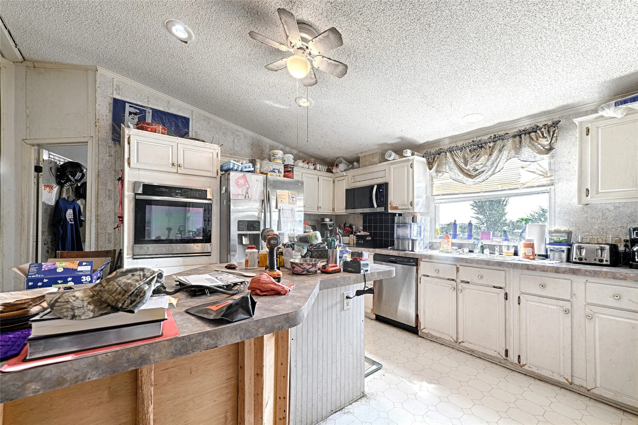 Mobile Home For Sale in Ellis County , 138 Tanners Farm Road, Ferris, Texas 75125, 4 Bedroom, 2 Bathroom, Garage spaces, 2,128 Sqft, built in 1999, mls#21351890, Real Estate Agent in Ferris, Homes For Sale in Ellis county, Homes For Sale in Ferris, Realtor in Ferris Texas, Real Estate Brokerage Independent Realty Texas, Luminita Cordes Realtor