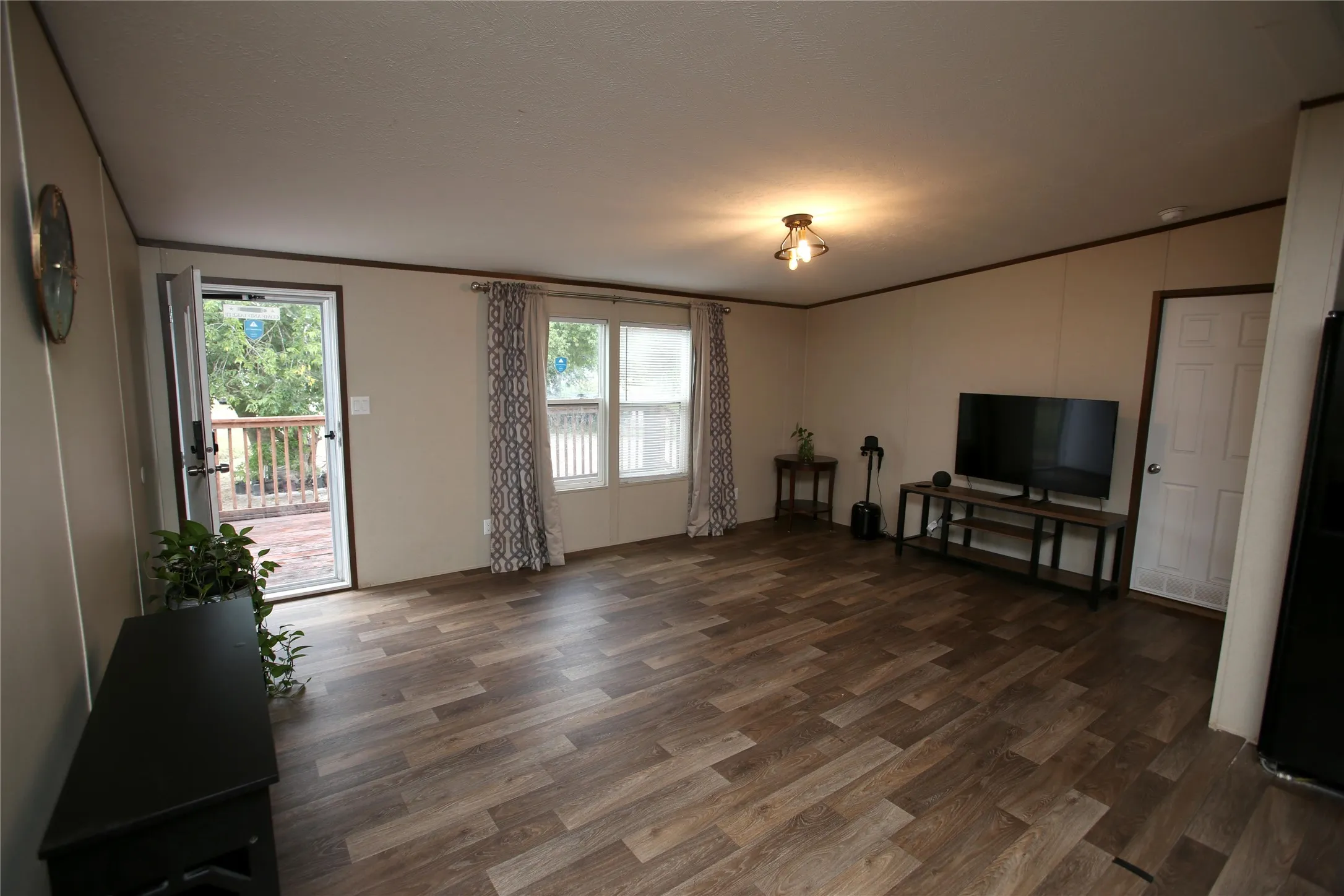 Spacious living room.
