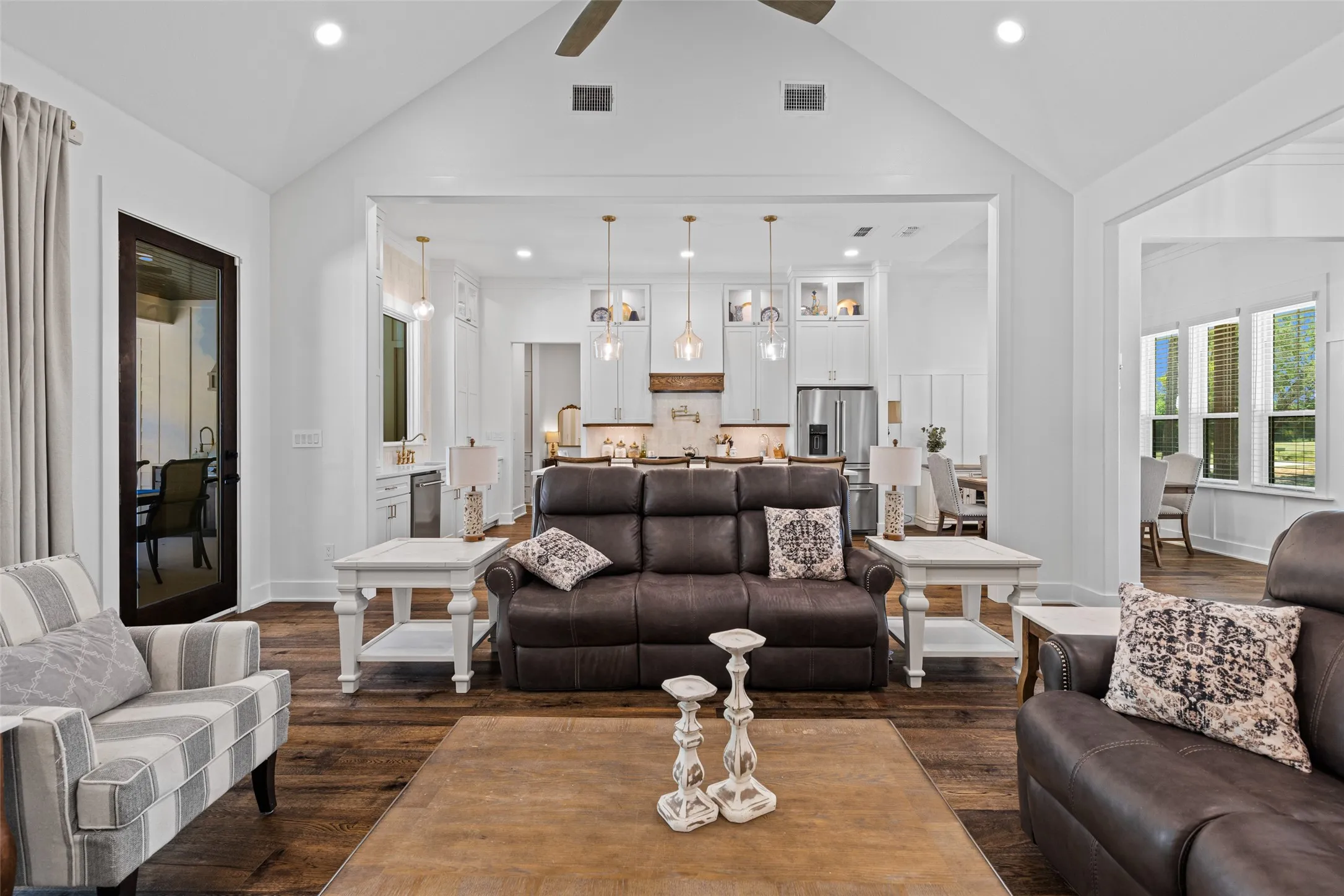 Single Family Residence For Sale in Smith County , 23842 FM 1995, Lindale, Texas 75771, 4 Bedroom, 4 Bathroom, 2 Garage spaces, 2,463 Sqft, built in 2024, mls#21351942, Real Estate Agent in Lindale, Homes For Sale in Smith county, Homes For Sale in Lindale, Realtor in Lindale Texas, Real Estate Brokerage Independent Realty Texas, Luminita Cordes Realtor