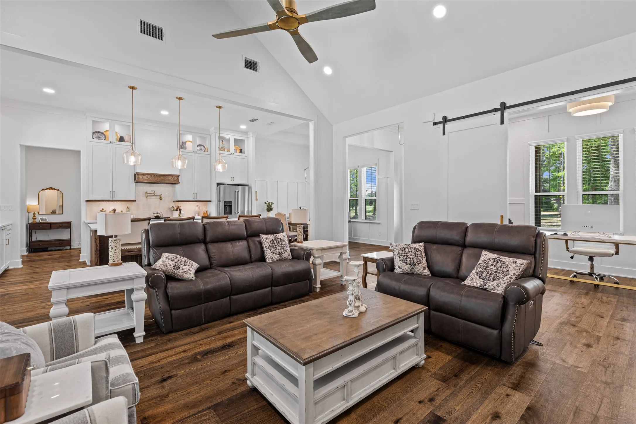 Single Family Residence For Sale in Smith County , 23842 FM 1995, Lindale, Texas 75771, 4 Bedroom, 4 Bathroom, 2 Garage spaces, 2,463 Sqft, built in 2024, mls#21351942, Real Estate Agent in Lindale, Homes For Sale in Smith county, Homes For Sale in Lindale, Realtor in Lindale Texas, Real Estate Brokerage Independent Realty Texas, Luminita Cordes Realtor