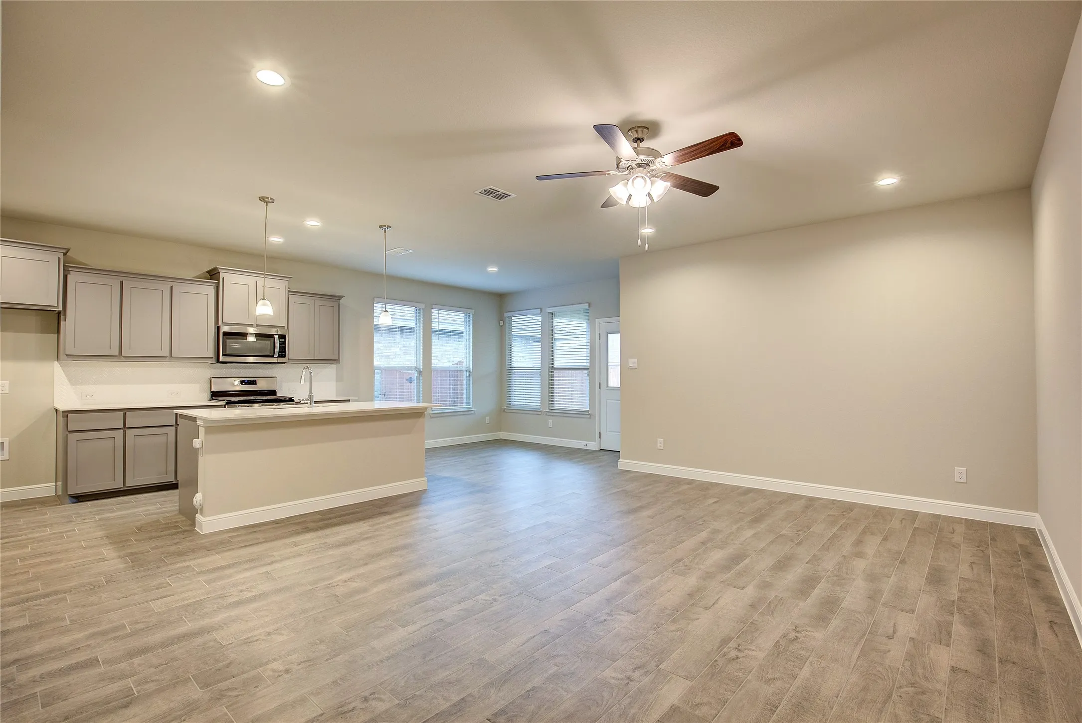 Single Family Residence For Sale in Wise County , 14533 Caelum Drive, Haslet, Texas 76052, 4 Bedroom, 2 Bathroom, 2 Garage spaces, 1,814 Sqft, built in 2023, mls#21351876, Real Estate Agent in Haslet, Homes For Sale in Wise county, Homes For Sale in Haslet, Realtor in Haslet Texas, Real Estate Brokerage Independent Realty Texas, Luminita Cordes Realtor