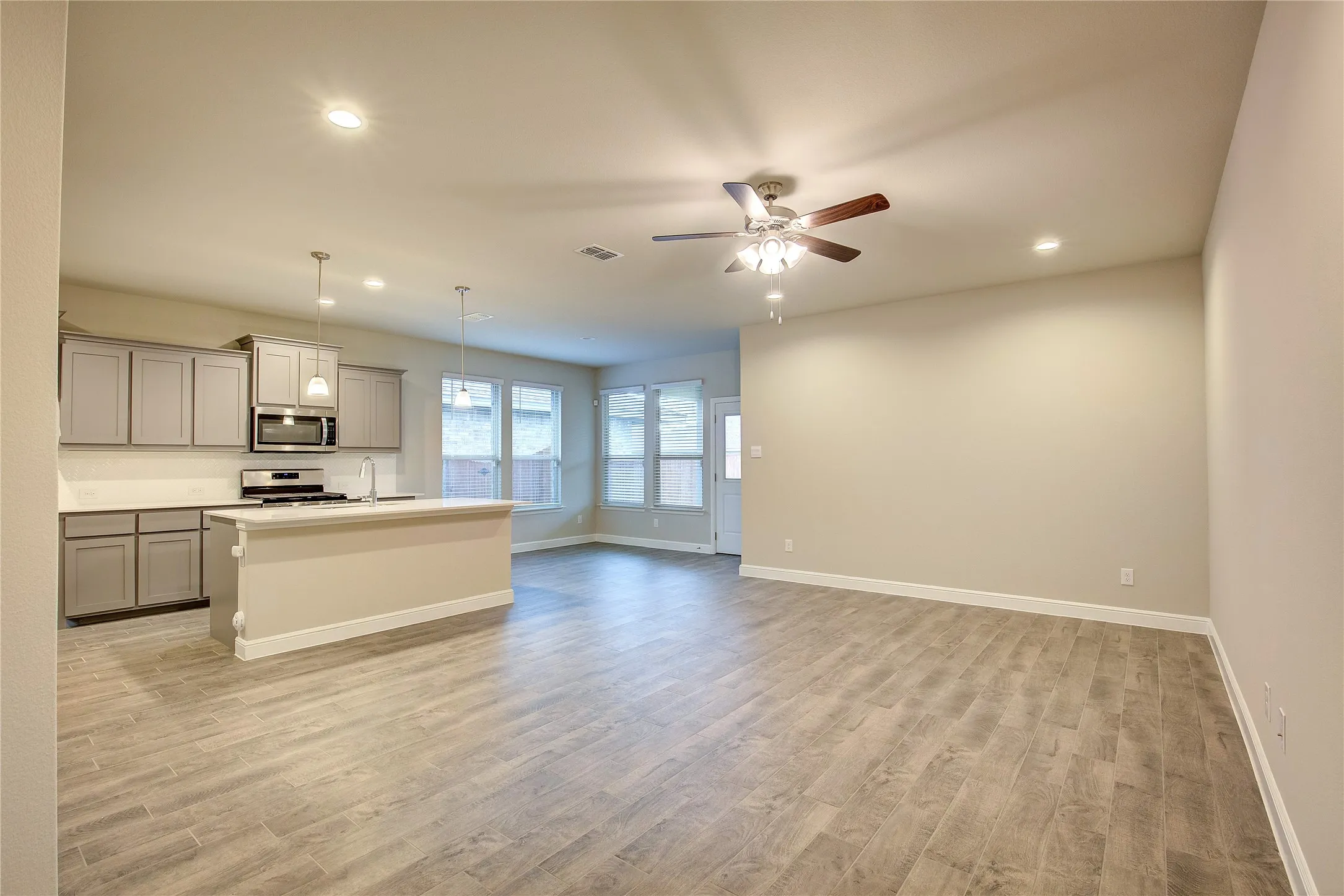 Single Family Residence For Sale in Wise County , 14533 Caelum Drive, Haslet, Texas 76052, 4 Bedroom, 2 Bathroom, 2 Garage spaces, 1,814 Sqft, built in 2023, mls#21351876, Real Estate Agent in Haslet, Homes For Sale in Wise county, Homes For Sale in Haslet, Realtor in Haslet Texas, Real Estate Brokerage Independent Realty Texas, Luminita Cordes Realtor