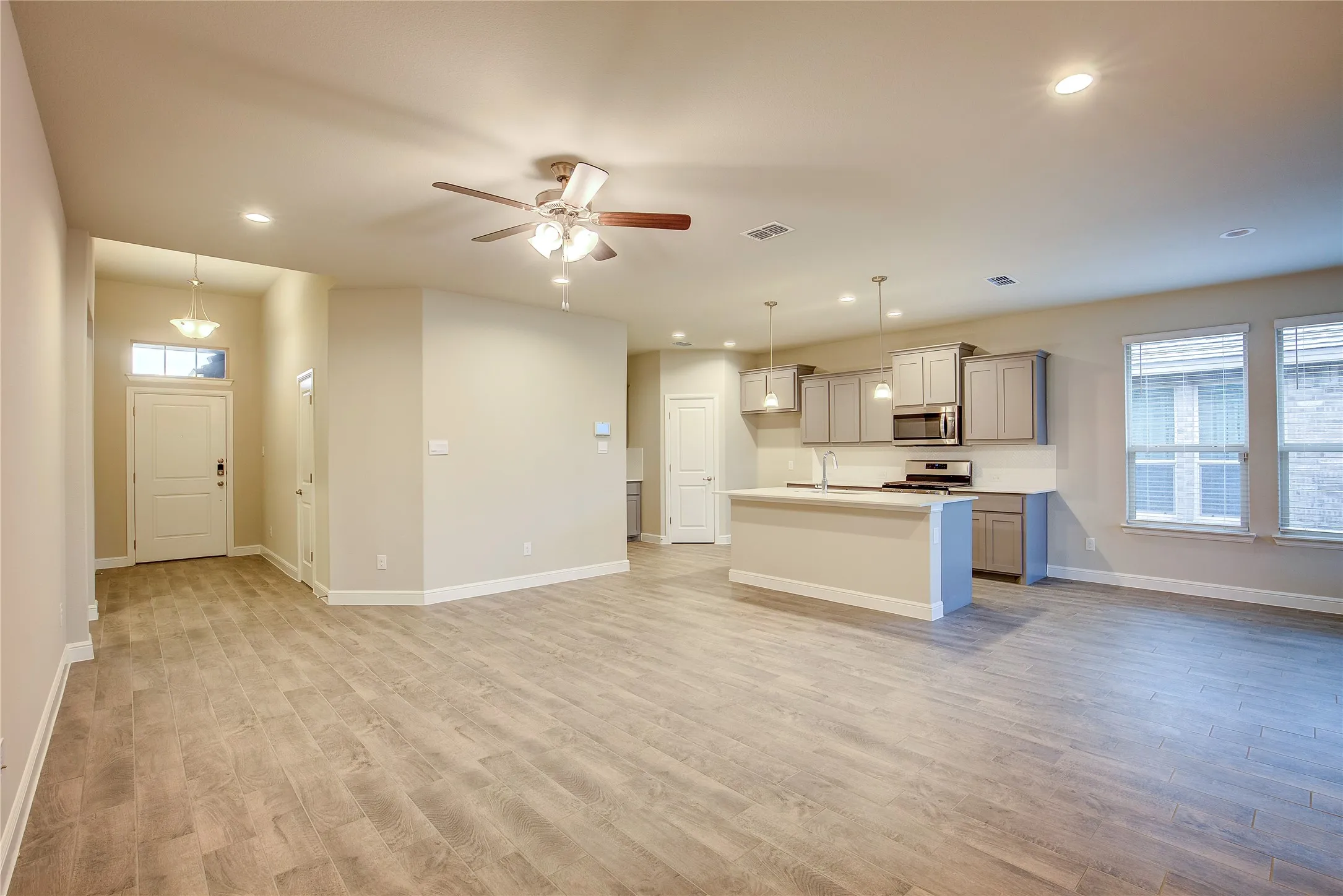 Single Family Residence For Sale in Wise County , 14533 Caelum Drive, Haslet, Texas 76052, 4 Bedroom, 2 Bathroom, 2 Garage spaces, 1,814 Sqft, built in 2023, mls#21351876, Real Estate Agent in Haslet, Homes For Sale in Wise county, Homes For Sale in Haslet, Realtor in Haslet Texas, Real Estate Brokerage Independent Realty Texas, Luminita Cordes Realtor