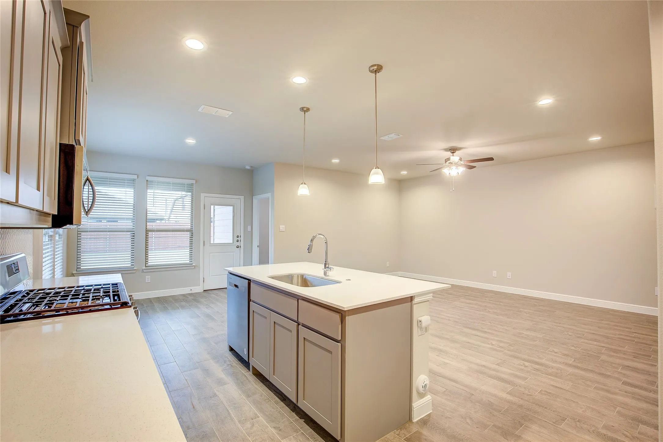 Single Family Residence For Sale in Wise County , 14533 Caelum Drive, Haslet, Texas 76052, 4 Bedroom, 2 Bathroom, 2 Garage spaces, 1,814 Sqft, built in 2023, mls#21351876, Real Estate Agent in Haslet, Homes For Sale in Wise county, Homes For Sale in Haslet, Realtor in Haslet Texas, Real Estate Brokerage Independent Realty Texas, Luminita Cordes Realtor