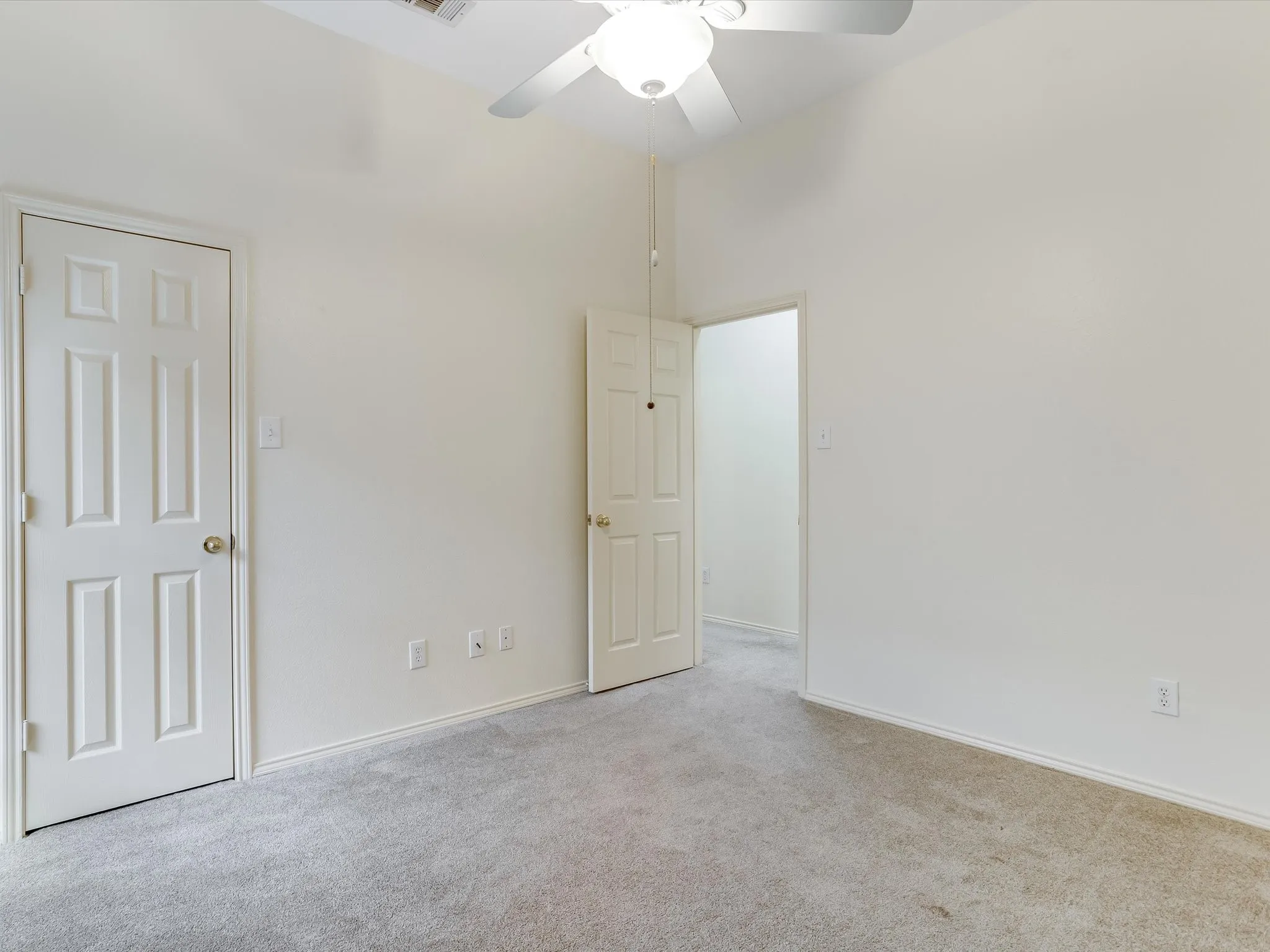 Single Family Residence For Sale in Tarrant County , 8304 Whippoorwill Drive, Fort Worth, Texas 76123, 4 Bedroom, 2 Bathroom, 2 Garage spaces, 2,348 Sqft, built in 2003, mls#21346602, Real Estate Agent in Fort Worth, Homes For Sale in Tarrant county, Homes For Sale in Fort Worth, Realtor in Fort Worth Texas, Real Estate Brokerage Independent Realty Texas, Luminita Cordes Realtor