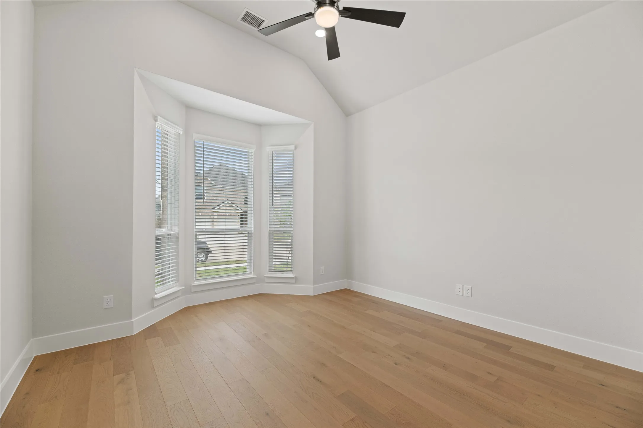 Single Family Residence For Rent in Denton County , 6253 White Creek Drive, Celina, Texas 75009, 4 Bedroom, 3 Bathroom, 2 Garage spaces, 2,145 Sqft, built in 2023, Price $2,950, mls#21351950, Real Estate Agent in Celina, Homes For Rent in Denton county, Homes For Rent in Celina, Realtor in Celina Texas, Real Estate Brokerage Independent Realty Texas, Luminita Cordes Realtor