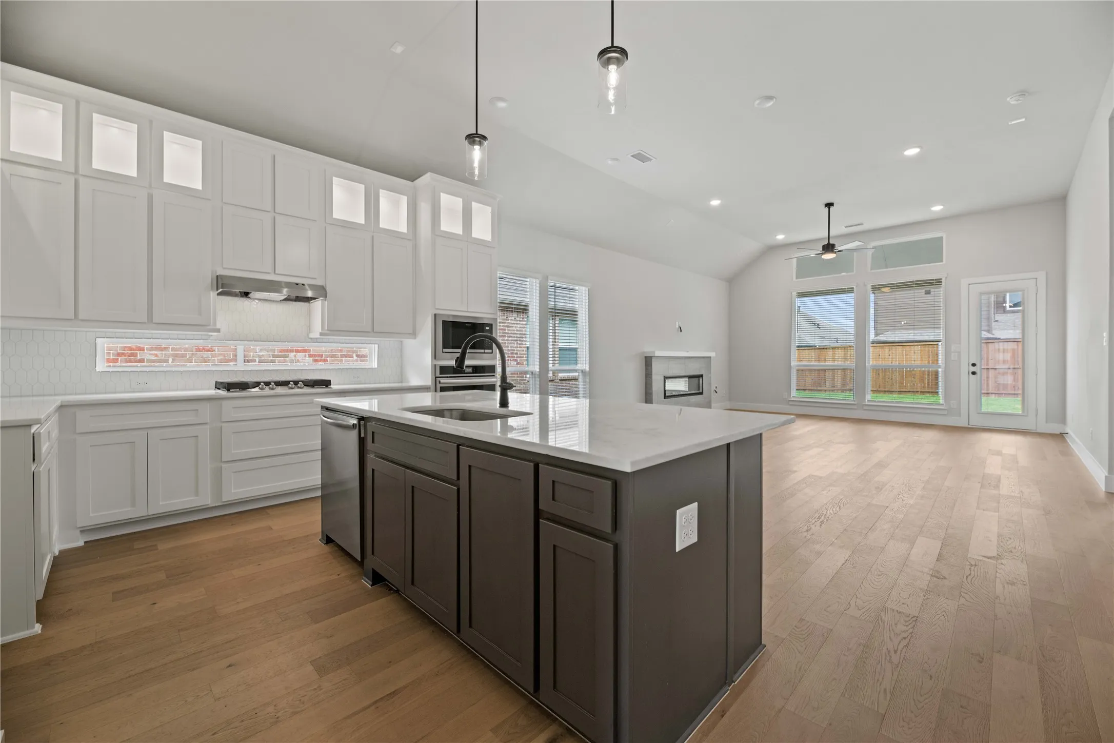 Single Family Residence For Rent in Denton County , 6253 White Creek Drive, Celina, Texas 75009, 4 Bedroom, 3 Bathroom, 2 Garage spaces, 2,145 Sqft, built in 2023, Price $2,950, mls#21351950, Real Estate Agent in Celina, Homes For Rent in Denton county, Homes For Rent in Celina, Realtor in Celina Texas, Real Estate Brokerage Independent Realty Texas, Luminita Cordes Realtor