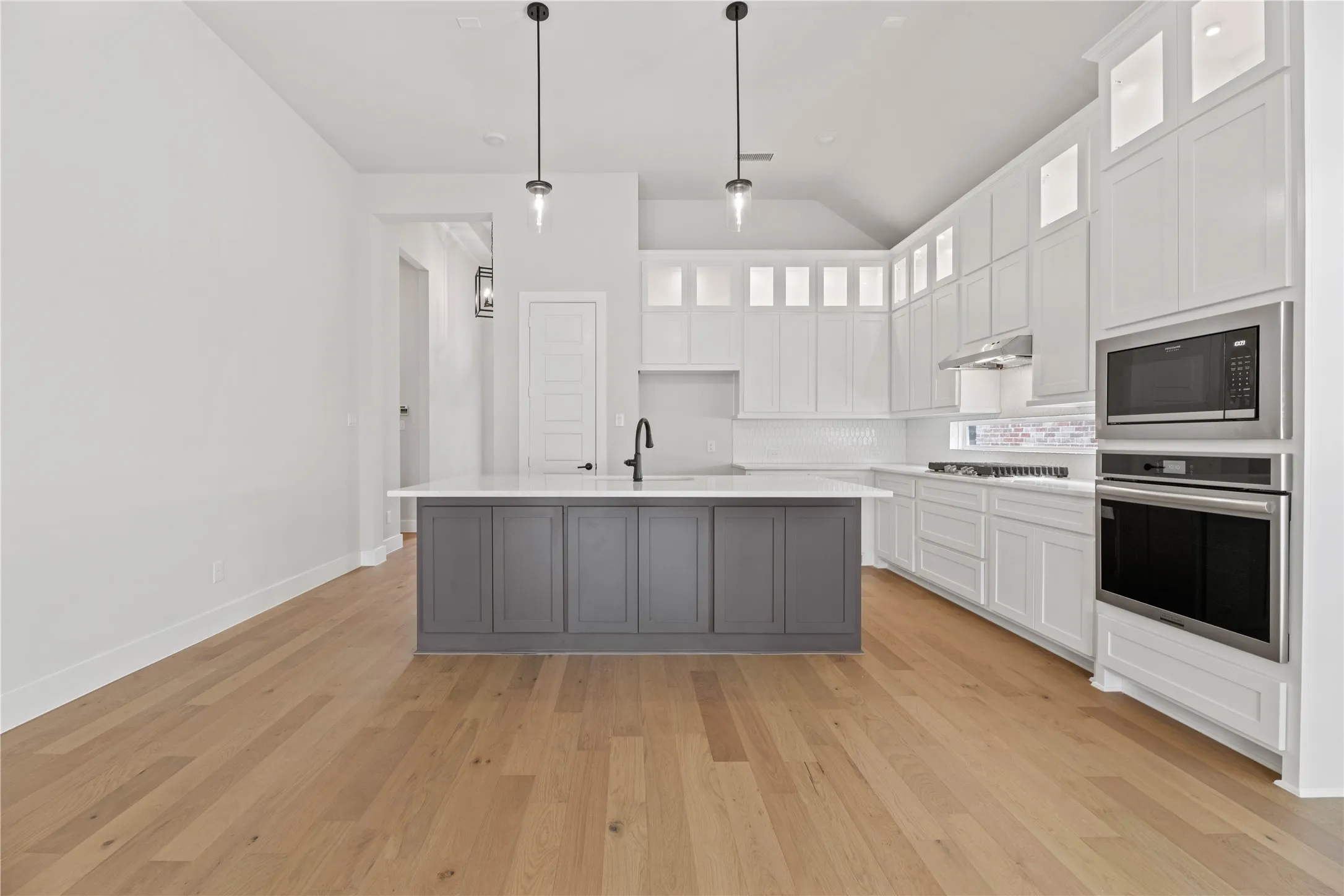 Single Family Residence For Rent in Denton County , 6253 White Creek Drive, Celina, Texas 75009, 4 Bedroom, 3 Bathroom, 2 Garage spaces, 2,145 Sqft, built in 2023, Price $2,950, mls#21351950, Real Estate Agent in Celina, Homes For Rent in Denton county, Homes For Rent in Celina, Realtor in Celina Texas, Real Estate Brokerage Independent Realty Texas, Luminita Cordes Realtor