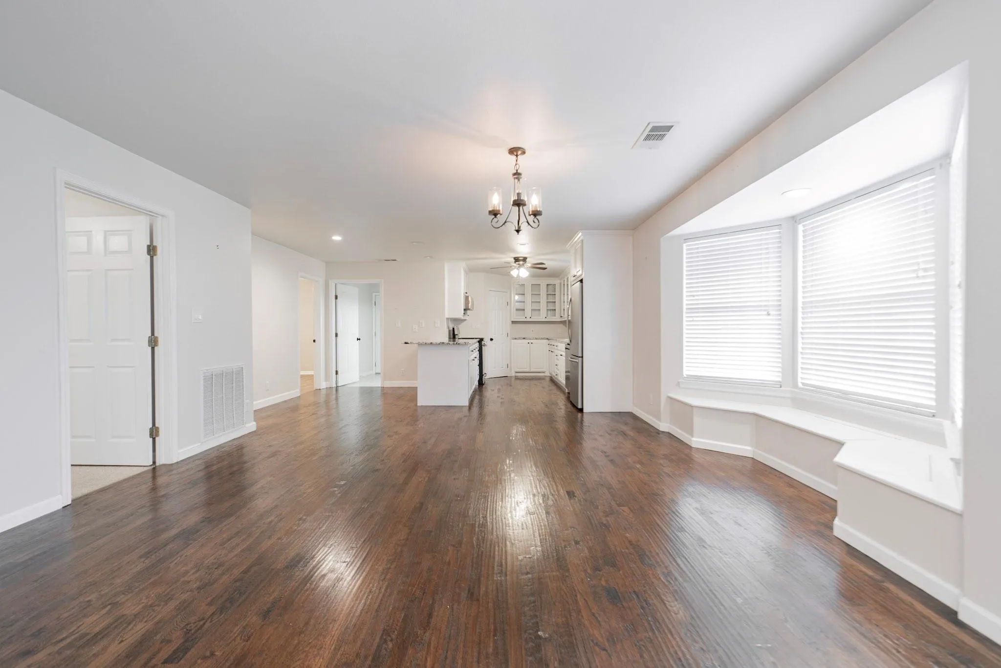 Single Family Residence For Rent in Hunt County , 3642 Fm 1565, Caddo Mills, Texas 75135, 3 Bedrooms, 2 Bathrooms, 2 Garage spaces, 1,900 Sqft, built in 2001, Price $3,200, mls#21351734, Real Estate Agent in Caddo Mills, Homes For Rent in Hunt county, Homes For Rent in Caddo Mills, Realtor in Caddo Mills Texas, Real Estate Brokerage Independent Realty Texas, Luminita Cordes Realtor