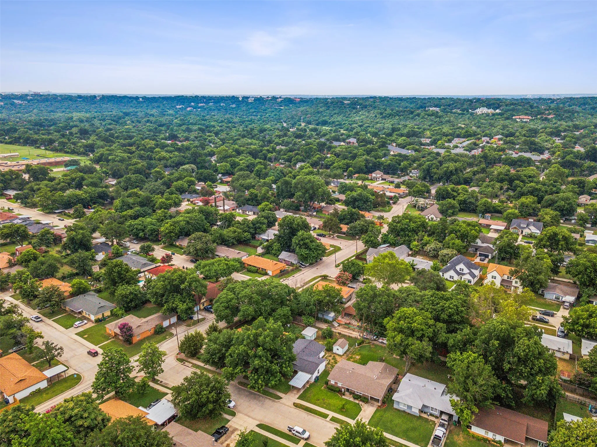 Single Family Residence For Rent in Tarrant County , 5805 Tracyne Drive, Westworth Village, Texas 76114, 4 Bedrooms, 3 Bathrooms, Garage spaces, 1,437 Sqft, built in 1955, Price $2,150, mls#21351829, Real Estate Agent in Westworth Village, Homes For Rent in Tarrant county, Homes For Rent in Westworth Village, Realtor in Westworth Village Texas, Real Estate Brokerage Independent Realty Texas, Luminita Cordes Realtor