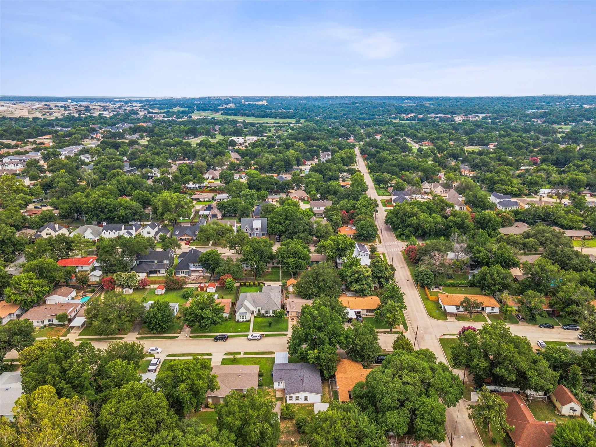 Single Family Residence For Rent in Tarrant County , 5805 Tracyne Drive, Westworth Village, Texas 76114, 4 Bedrooms, 3 Bathrooms, Garage spaces, 1,437 Sqft, built in 1955, Price $2,150, mls#21351829, Real Estate Agent in Westworth Village, Homes For Rent in Tarrant county, Homes For Rent in Westworth Village, Realtor in Westworth Village Texas, Real Estate Brokerage Independent Realty Texas, Luminita Cordes Realtor