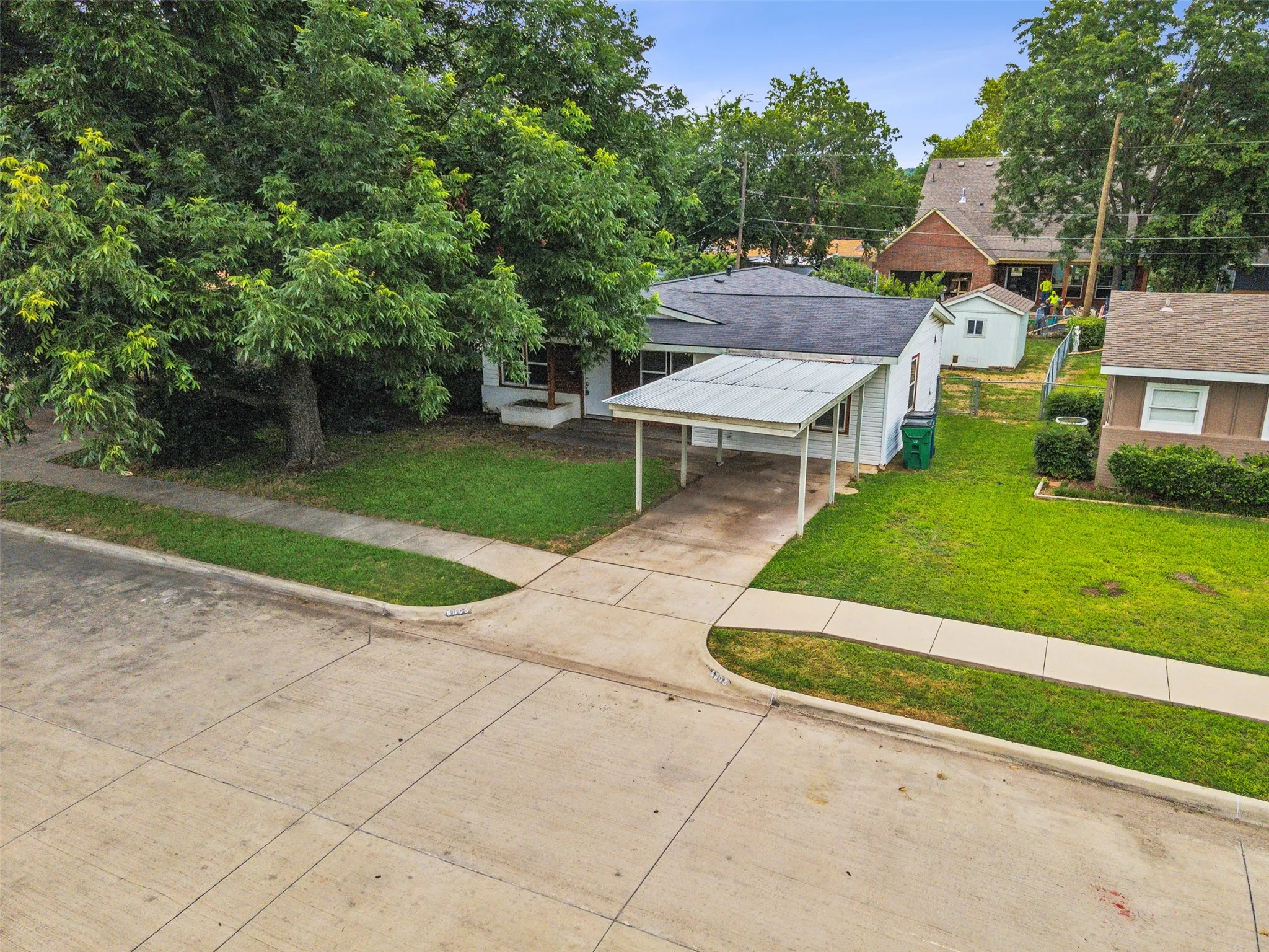 Single Family Residence For Rent in Tarrant County , 5805 Tracyne Drive, Westworth Village, Texas 76114, 4 Bedrooms, 3 Bathrooms, Garage spaces, 1,437 Sqft, built in 1955, Price $2,150, mls#21351829, Real Estate Agent in Westworth Village, Homes For Rent in Tarrant county, Homes For Rent in Westworth Village, Realtor in Westworth Village Texas, Real Estate Brokerage Independent Realty Texas, Luminita Cordes Realtor