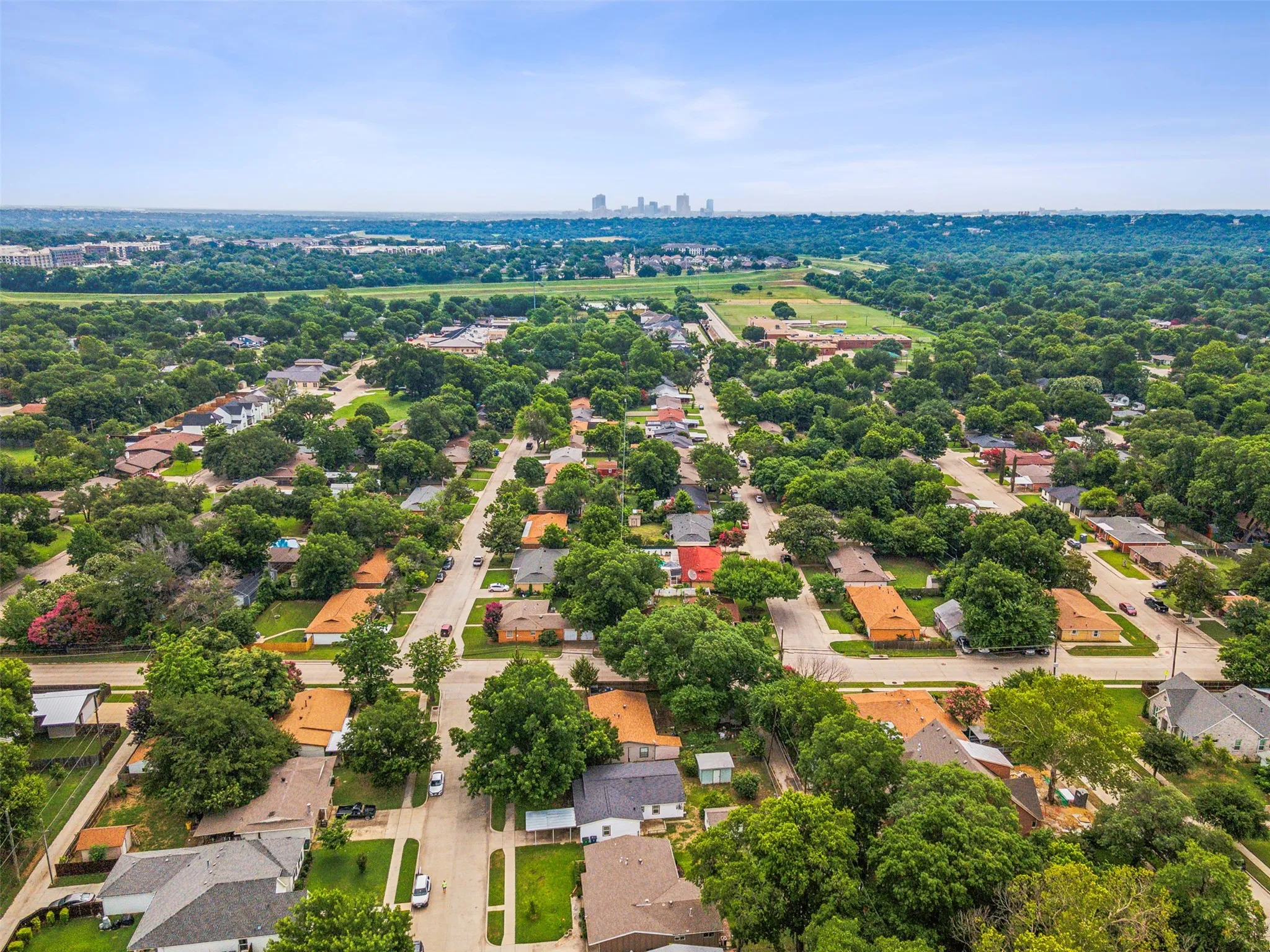 Single Family Residence For Rent in Tarrant County , 5805 Tracyne Drive, Westworth Village, Texas 76114, 4 Bedrooms, 3 Bathrooms, Garage spaces, 1,437 Sqft, built in 1955, Price $2,150, mls#21351829, Real Estate Agent in Westworth Village, Homes For Rent in Tarrant county, Homes For Rent in Westworth Village, Realtor in Westworth Village Texas, Real Estate Brokerage Independent Realty Texas, Luminita Cordes Realtor