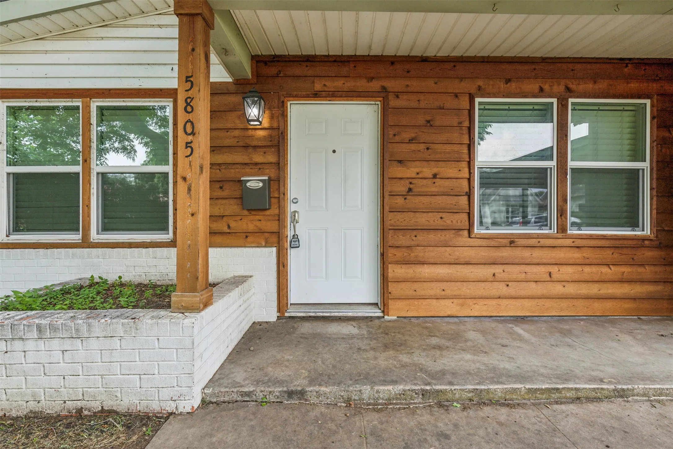 Single Family Residence For Rent in Tarrant County , 5805 Tracyne Drive, Westworth Village, Texas 76114, 4 Bedrooms, 3 Bathrooms, Garage spaces, 1,437 Sqft, built in 1955, Price $2,150, mls#21351829, Real Estate Agent in Westworth Village, Homes For Rent in Tarrant county, Homes For Rent in Westworth Village, Realtor in Westworth Village Texas, Real Estate Brokerage Independent Realty Texas, Luminita Cordes Realtor