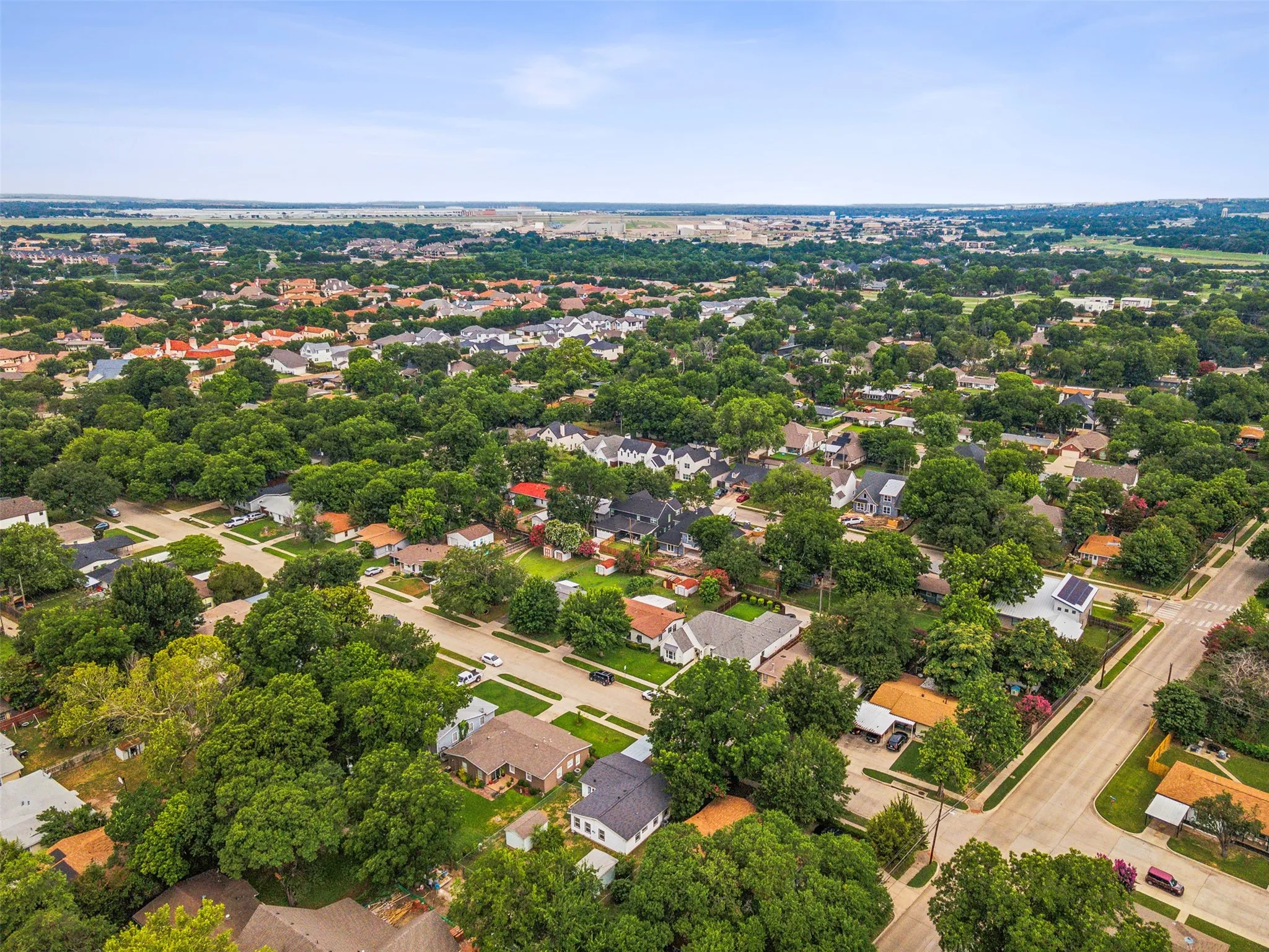 Single Family Residence For Rent in Tarrant County , 5805 Tracyne Drive, Westworth Village, Texas 76114, 4 Bedrooms, 3 Bathrooms, Garage spaces, 1,437 Sqft, built in 1955, Price $2,150, mls#21351829, Real Estate Agent in Westworth Village, Homes For Rent in Tarrant county, Homes For Rent in Westworth Village, Realtor in Westworth Village Texas, Real Estate Brokerage Independent Realty Texas, Luminita Cordes Realtor
