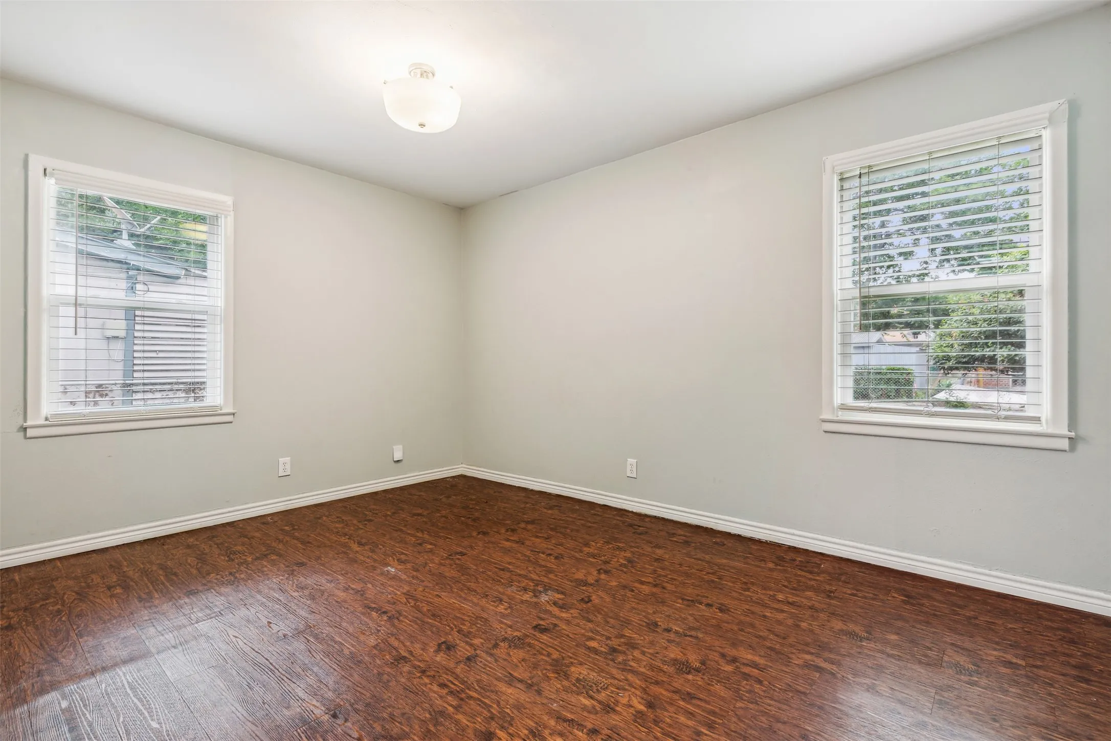 Single Family Residence For Rent in Tarrant County , 5805 Tracyne Drive, Westworth Village, Texas 76114, 4 Bedrooms, 3 Bathrooms, Garage spaces, 1,437 Sqft, built in 1955, Price $2,150, mls#21351829, Real Estate Agent in Westworth Village, Homes For Rent in Tarrant county, Homes For Rent in Westworth Village, Realtor in Westworth Village Texas, Real Estate Brokerage Independent Realty Texas, Luminita Cordes Realtor
