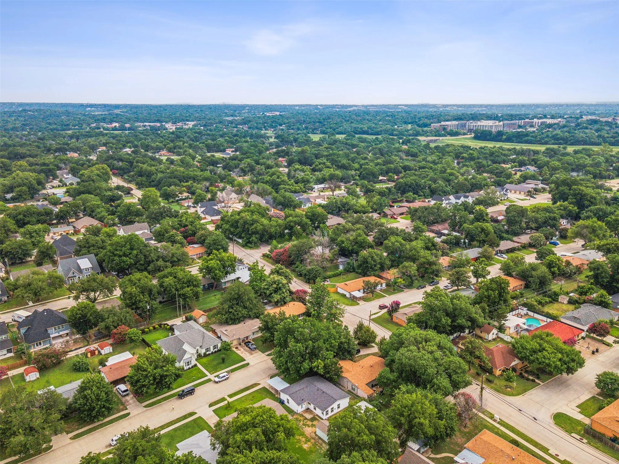 Single Family Residence For Rent in Tarrant County , 5805 Tracyne Drive, Westworth Village, Texas 76114, 4 Bedrooms, 3 Bathrooms, Garage spaces, 1,437 Sqft, built in 1955, Price $2,150, mls#21351829, Real Estate Agent in Westworth Village, Homes For Rent in Tarrant county, Homes For Rent in Westworth Village, Realtor in Westworth Village Texas, Real Estate Brokerage Independent Realty Texas, Luminita Cordes Realtor