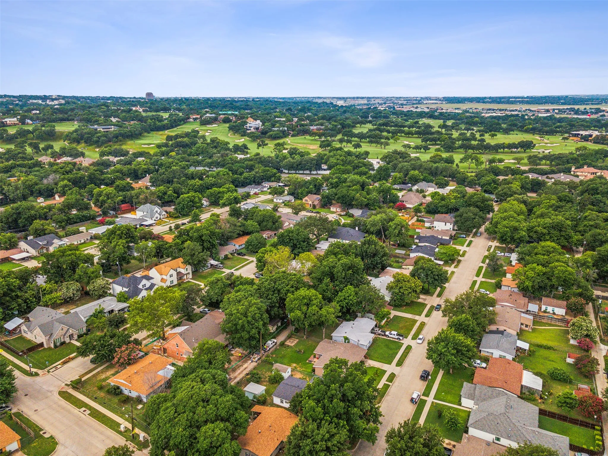Single Family Residence For Rent in Tarrant County , 5805 Tracyne Drive, Westworth Village, Texas 76114, 4 Bedrooms, 3 Bathrooms, Garage spaces, 1,437 Sqft, built in 1955, Price $2,150, mls#21351829, Real Estate Agent in Westworth Village, Homes For Rent in Tarrant county, Homes For Rent in Westworth Village, Realtor in Westworth Village Texas, Real Estate Brokerage Independent Realty Texas, Luminita Cordes Realtor