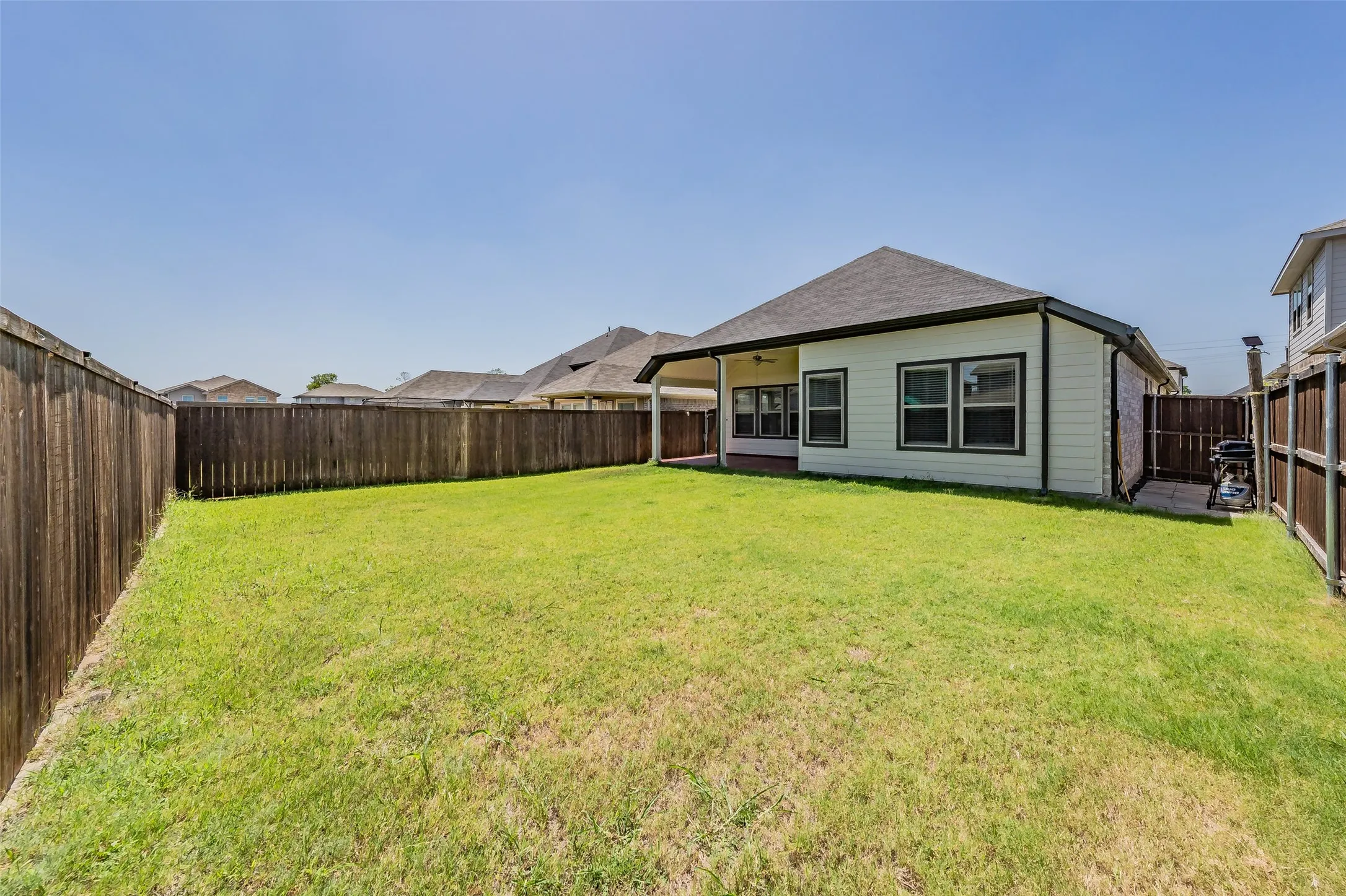 Single Family Residence For Sale in Rockwall County , 5320 Big Thicket Lane, Royse City, Texas 75189, 3 Bedroom, 2 Bathroom, 2 Garage spaces, 1,881 Sqft, built in 2022, mls#21351954, Real Estate Agent in Royse City, Homes For Sale in Rockwall county, Homes For Sale in Royse City, Realtor in Royse City Texas, Real Estate Brokerage Independent Realty Texas, Luminita Cordes Realtor