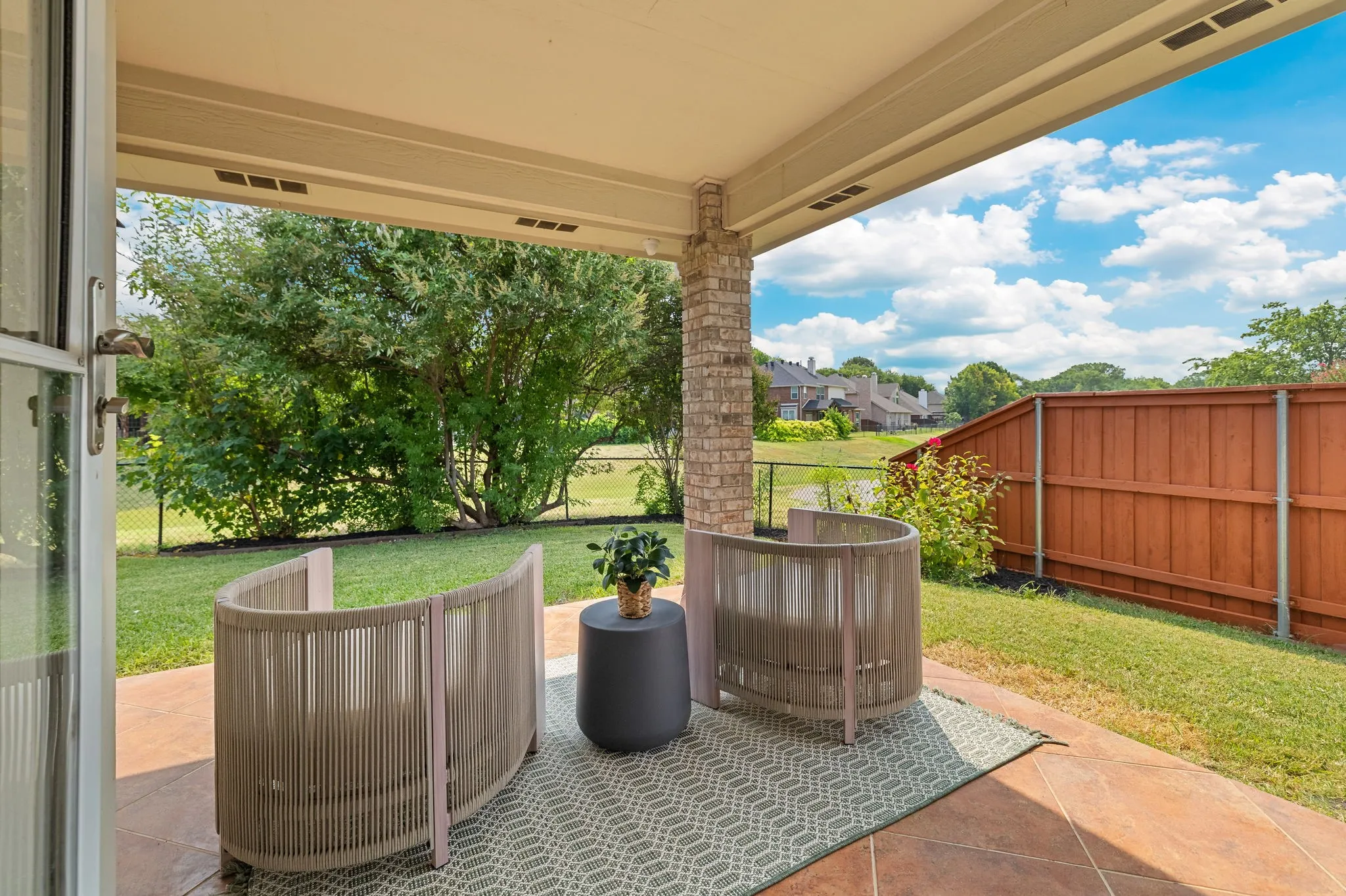 Single Family Residence For Sale in Collin County , 6000 Plantation Lane, Frisco, Texas 75035, 4 Bedroom, 2 Bathroom, 2 Garage spaces, 2,481 Sqft, built in 1995, mls#21348486, Real Estate Agent in Frisco, Homes For Sale in Collin county, Homes For Sale in Frisco, Realtor in Frisco Texas, Real Estate Brokerage Independent Realty Texas, Luminita Cordes Realtor