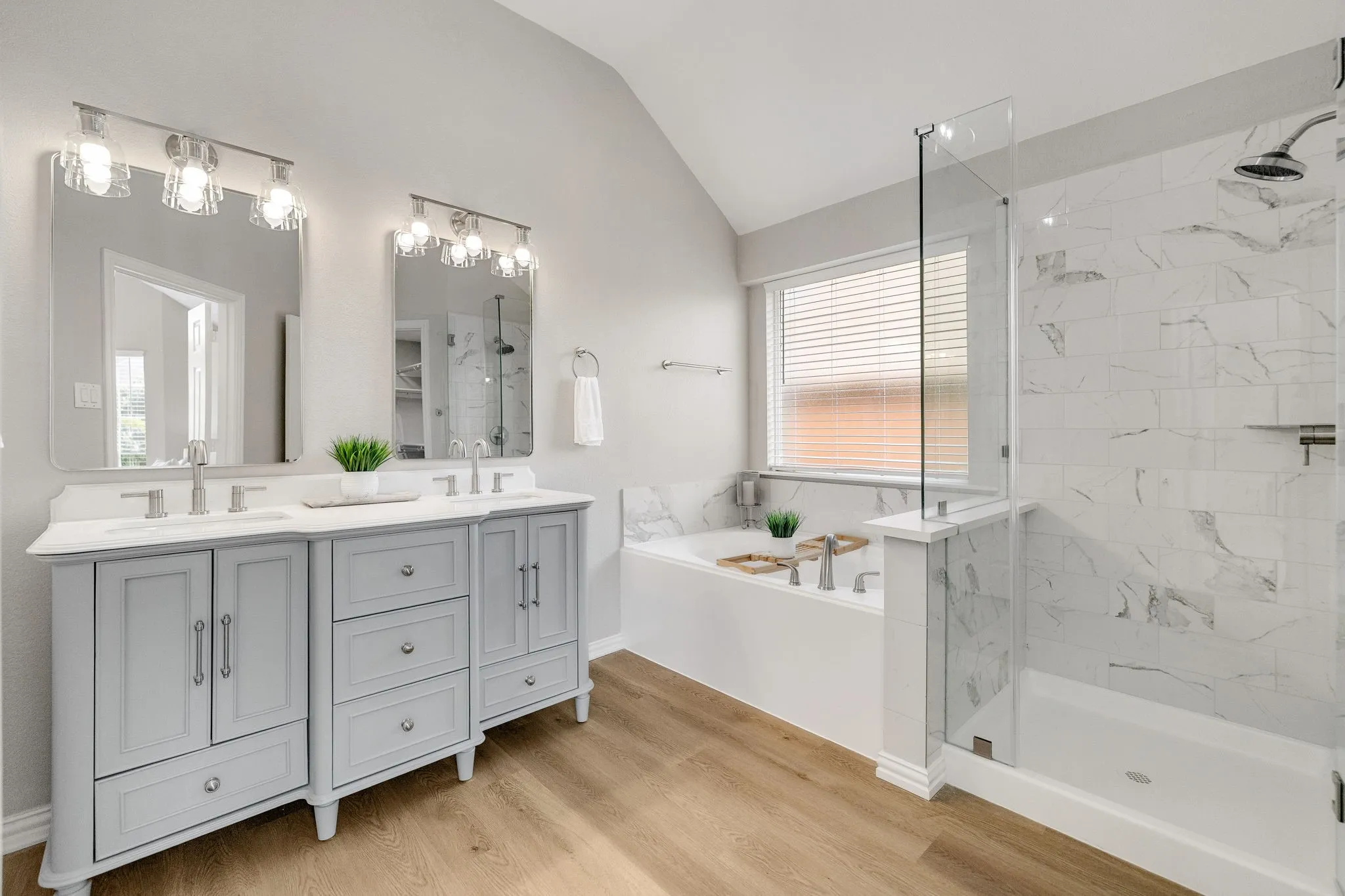 Single Family Residence For Sale in Collin County , 6000 Plantation Lane, Frisco, Texas 75035, 4 Bedroom, 2 Bathroom, 2 Garage spaces, 2,481 Sqft, built in 1995, mls#21348486, Real Estate Agent in Frisco, Homes For Sale in Collin county, Homes For Sale in Frisco, Realtor in Frisco Texas, Real Estate Brokerage Independent Realty Texas, Luminita Cordes Realtor
