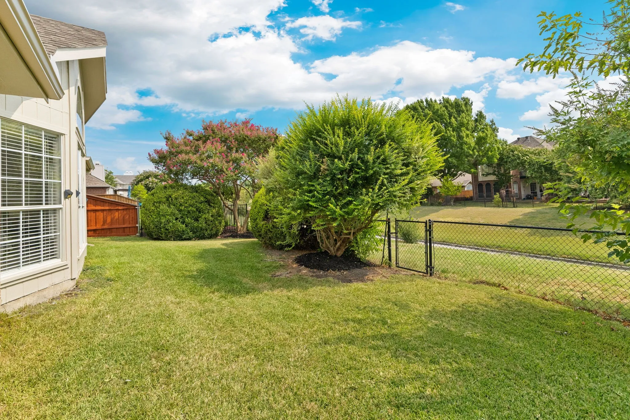 Single Family Residence For Sale in Collin County , 6000 Plantation Lane, Frisco, Texas 75035, 4 Bedroom, 2 Bathroom, 2 Garage spaces, 2,481 Sqft, built in 1995, mls#21348486, Real Estate Agent in Frisco, Homes For Sale in Collin county, Homes For Sale in Frisco, Realtor in Frisco Texas, Real Estate Brokerage Independent Realty Texas, Luminita Cordes Realtor