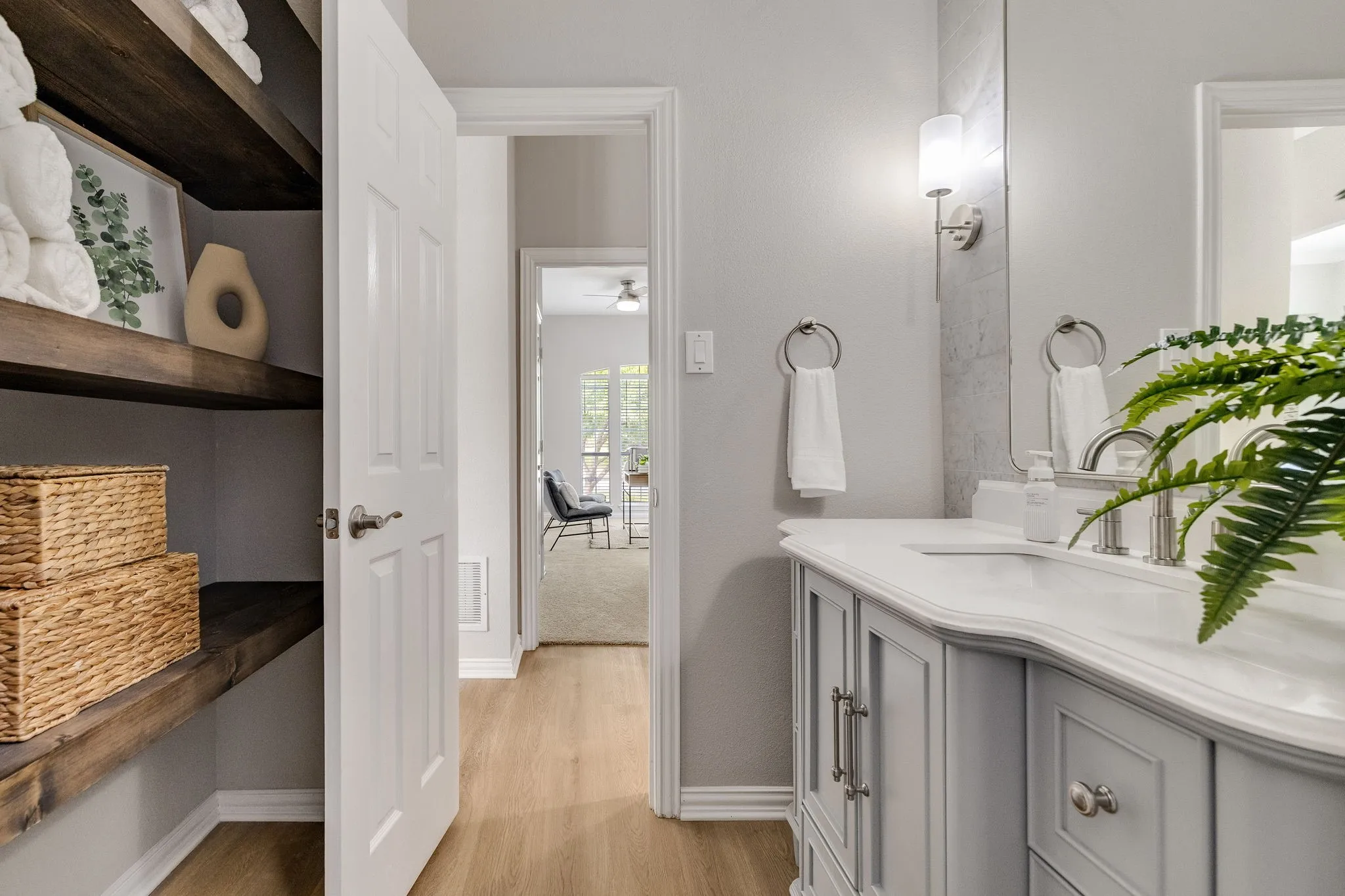 Single Family Residence For Sale in Collin County , 6000 Plantation Lane, Frisco, Texas 75035, 4 Bedroom, 2 Bathroom, 2 Garage spaces, 2,481 Sqft, built in 1995, mls#21348486, Real Estate Agent in Frisco, Homes For Sale in Collin county, Homes For Sale in Frisco, Realtor in Frisco Texas, Real Estate Brokerage Independent Realty Texas, Luminita Cordes Realtor