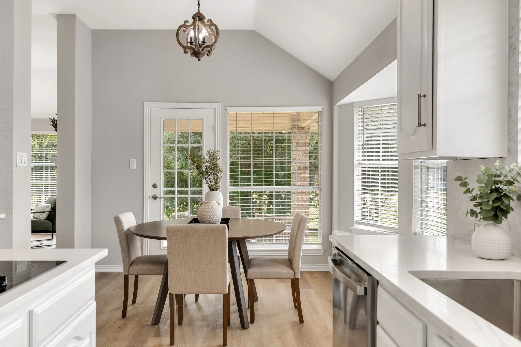 Single Family Residence For Sale in Collin County , 6000 Plantation Lane, Frisco, Texas 75035, 4 Bedroom, 2 Bathroom, 2 Garage spaces, 2,481 Sqft, built in 1995, mls#21348486, Real Estate Agent in Frisco, Homes For Sale in Collin county, Homes For Sale in Frisco, Realtor in Frisco Texas, Real Estate Brokerage Independent Realty Texas, Luminita Cordes Realtor